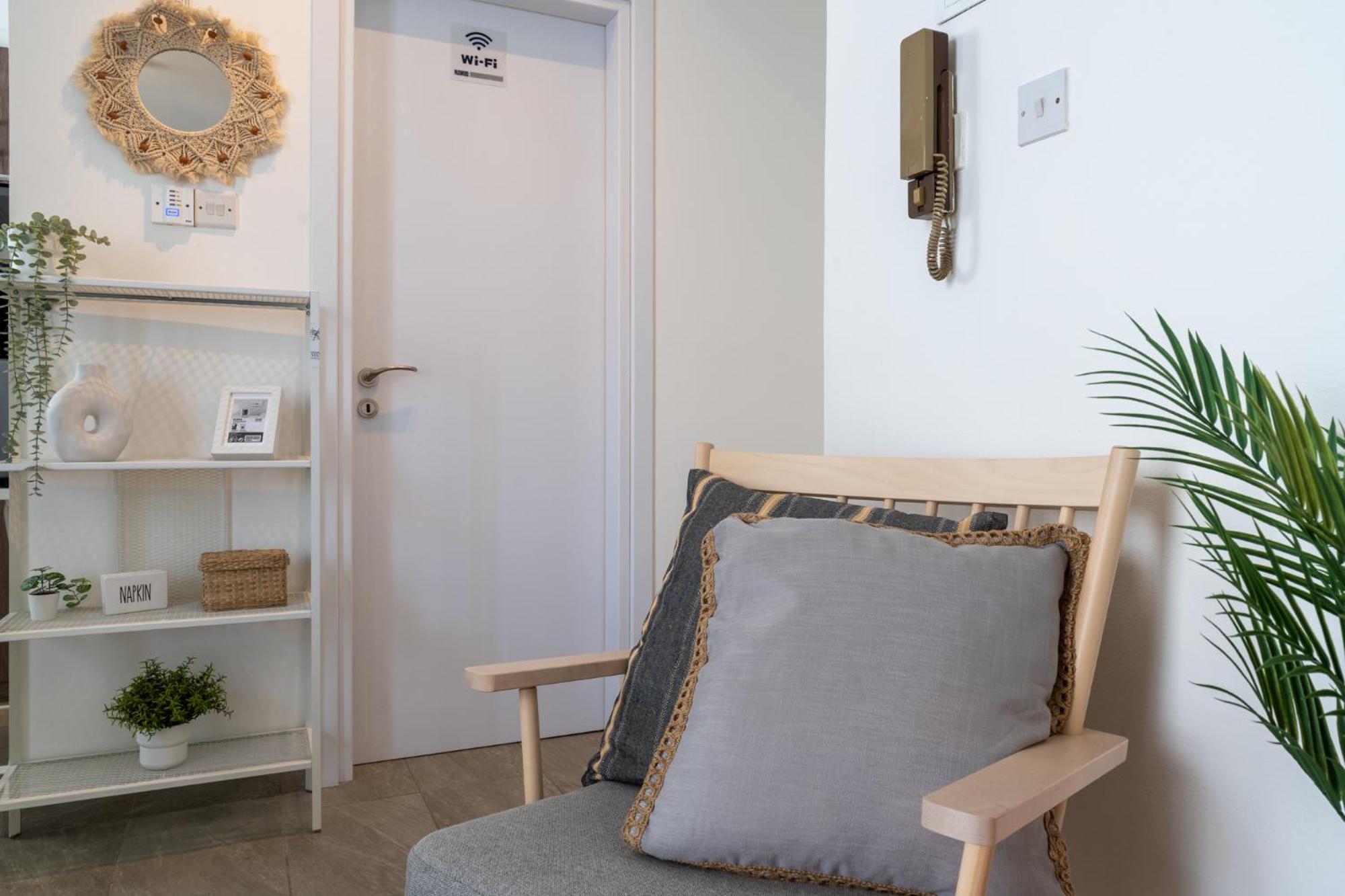 Orchid's Cozy Studio & Balcony in Larnaca