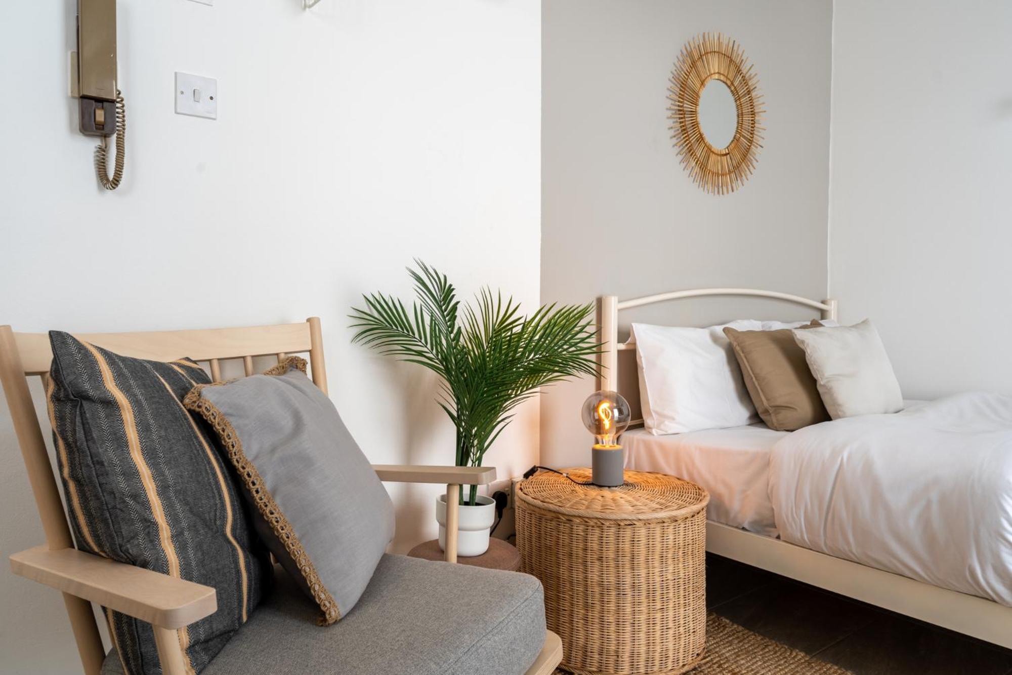Orchid's Cozy Studio & Balcony in Larnaca