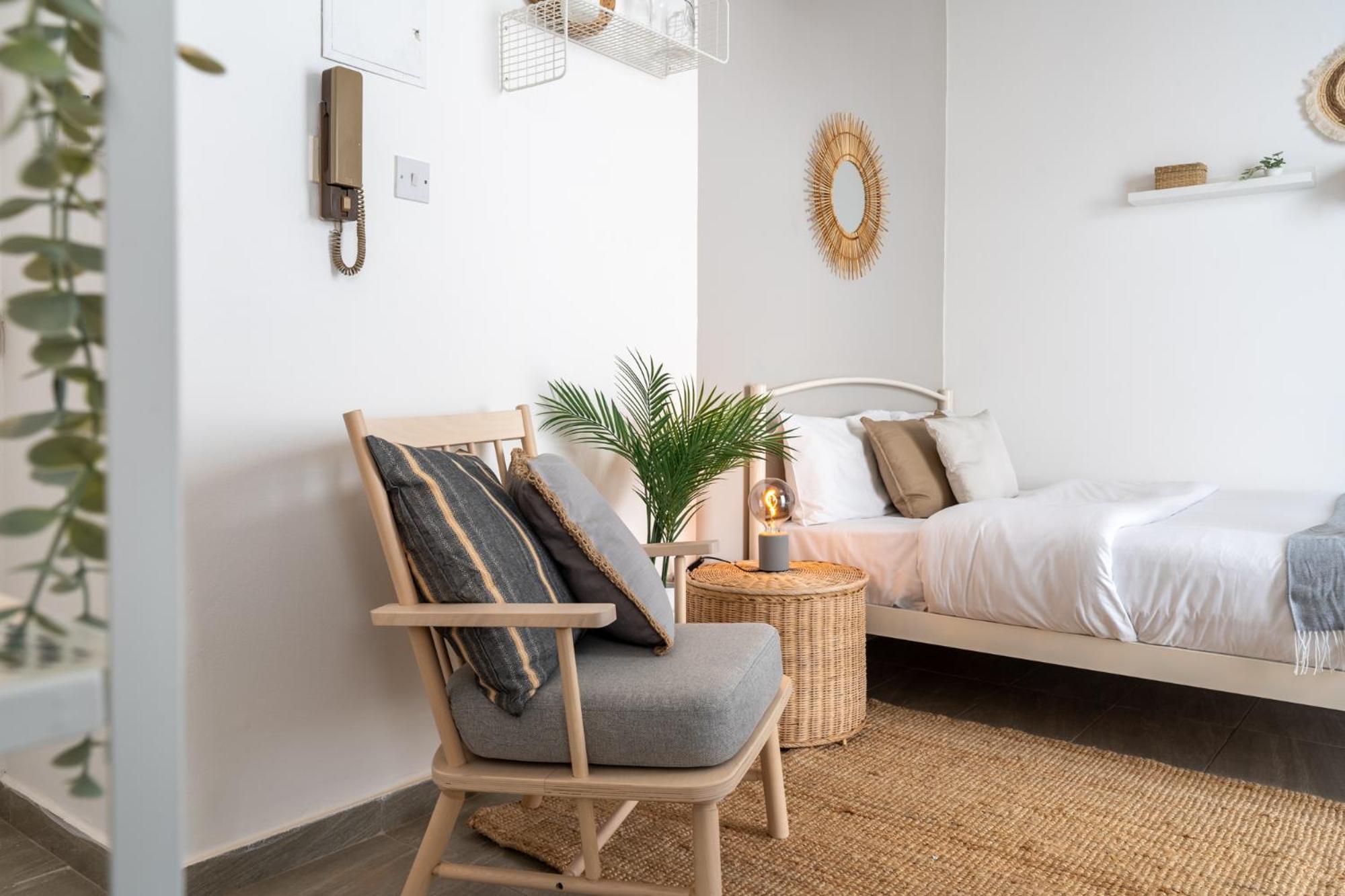 Orchid's Cozy Studio & Balcony in Larnaca