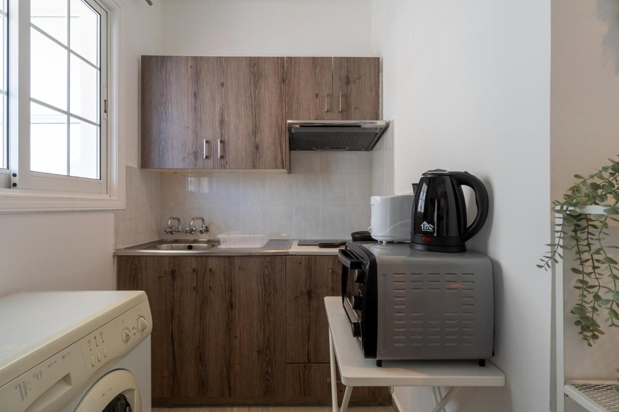 Orchid's Cozy Studio & Balcony in Larnaca