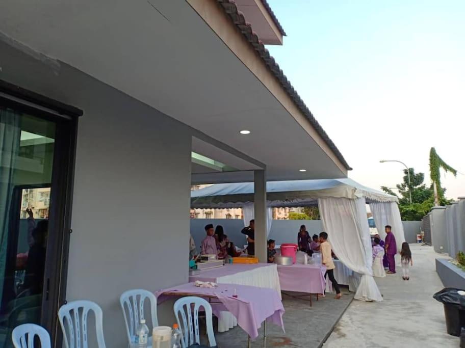 29 Bungalow Event House with 4 Room upto 20pax