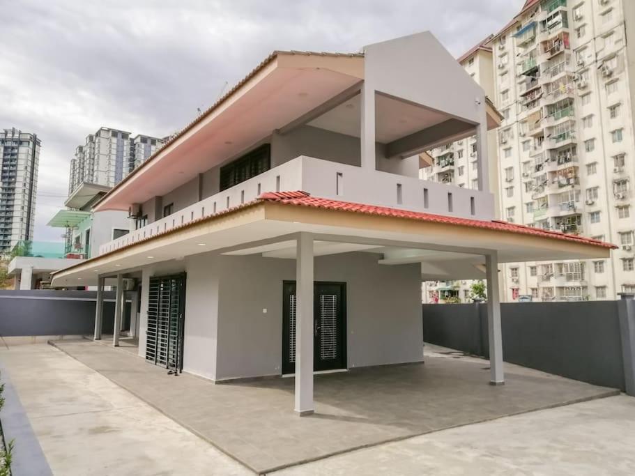 29 Bungalow Event House with 4 Room upto 20pax