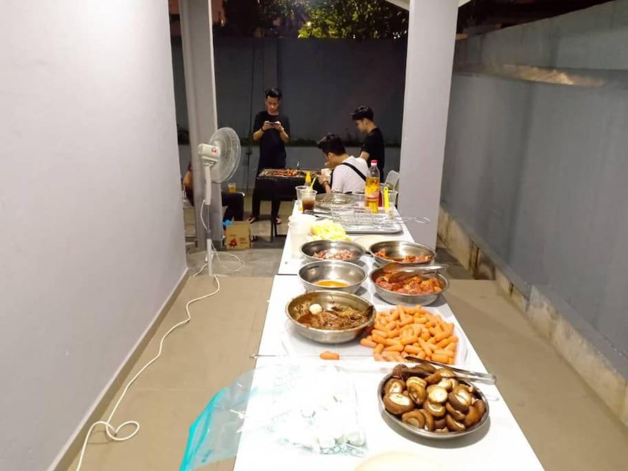 29 Bungalow Event House with 4 Room upto 20pax