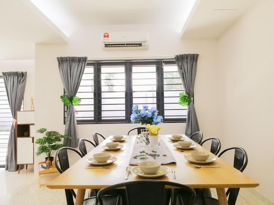 29 Bungalow Event House with 4 Room upto 20pax