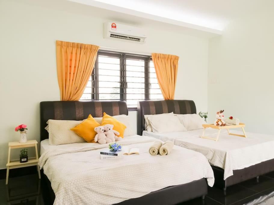 29 Bungalow Event House with 4 Room upto 20pax