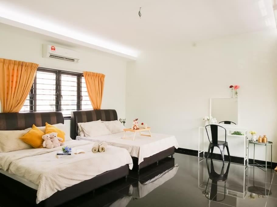 29 Bungalow Event House with 4 Room upto 20pax
