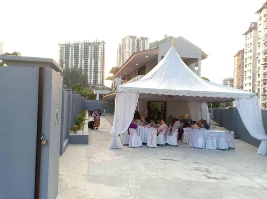 29 Bungalow Event House with 4 Room upto 20pax