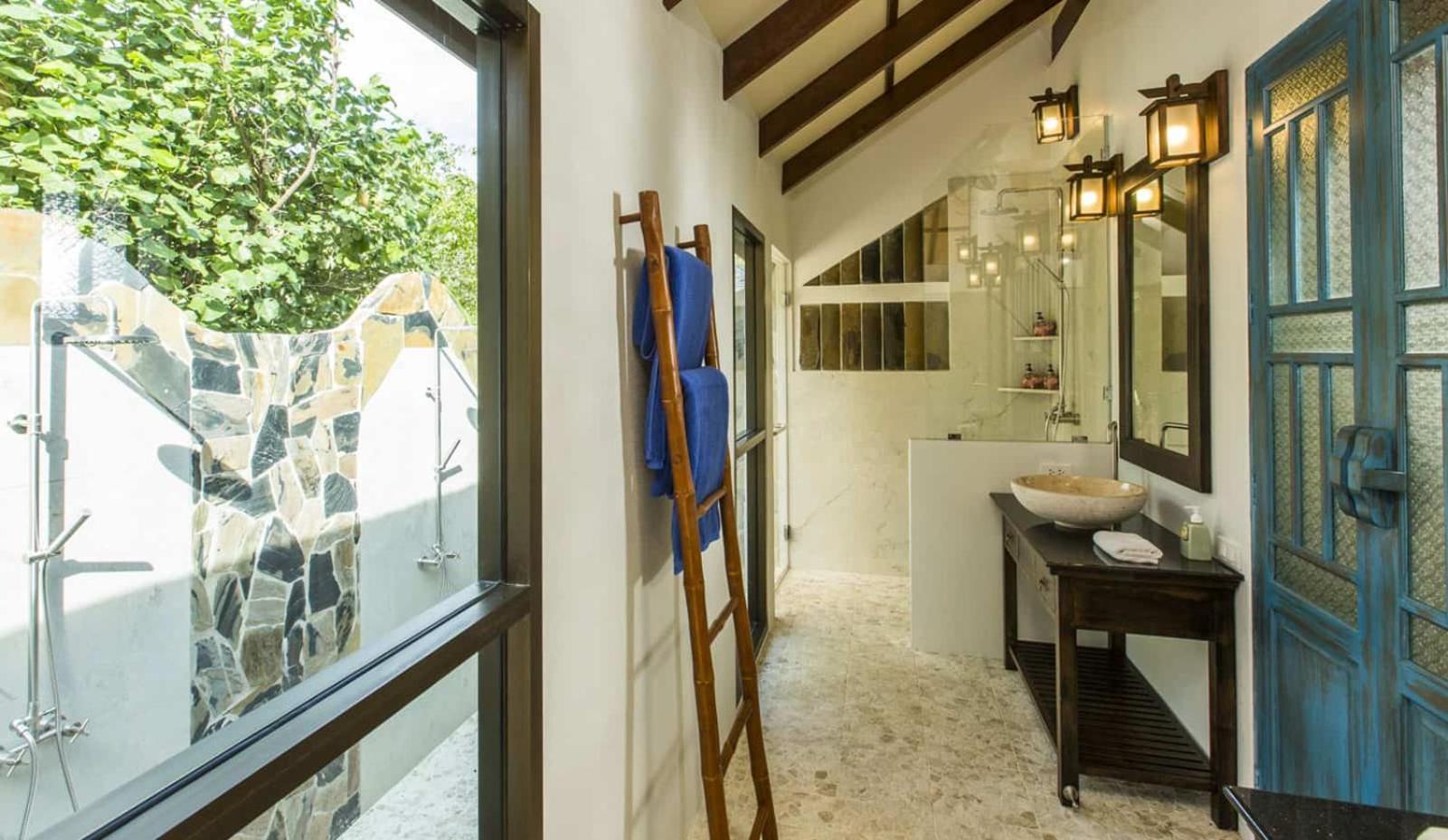 Koh Jum Beach Villas 