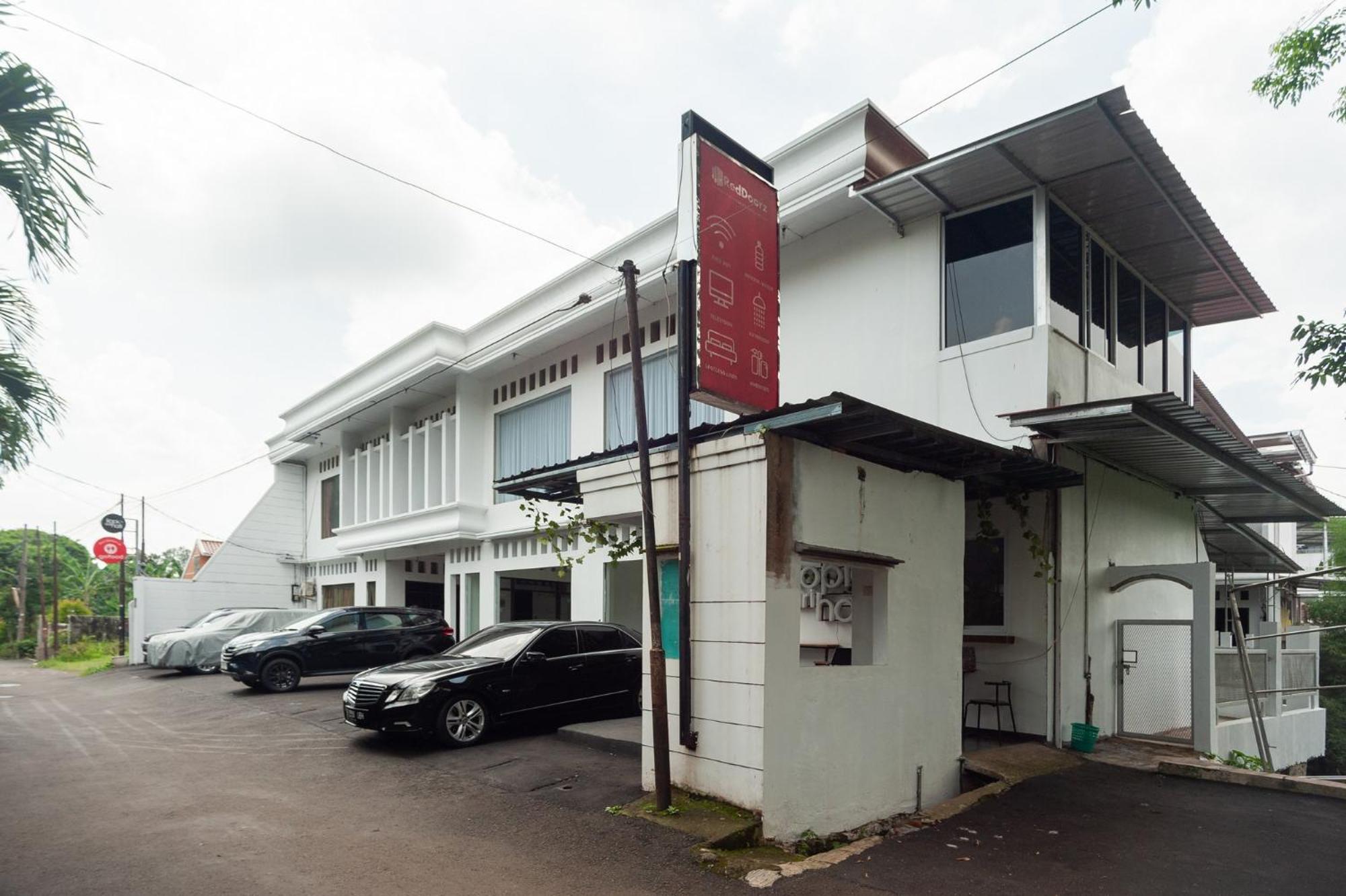 RedDoorz Syariah near Taman Air Mancur Bogor, ボゴール - 22