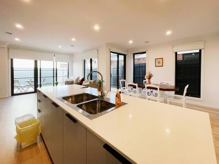 Casey Green Townhouse by GoodLive