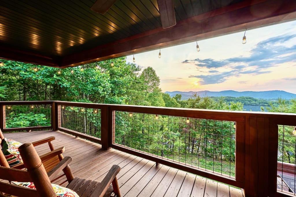 Panoramic Mtn View! 6BR Cabin, Fire Pit, BBQSL 17 view 2