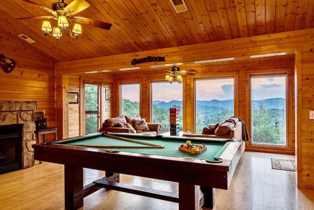 Panoramic Mtn View! 6BR Cabin, Fire Pit, BBQSL 17 view 4