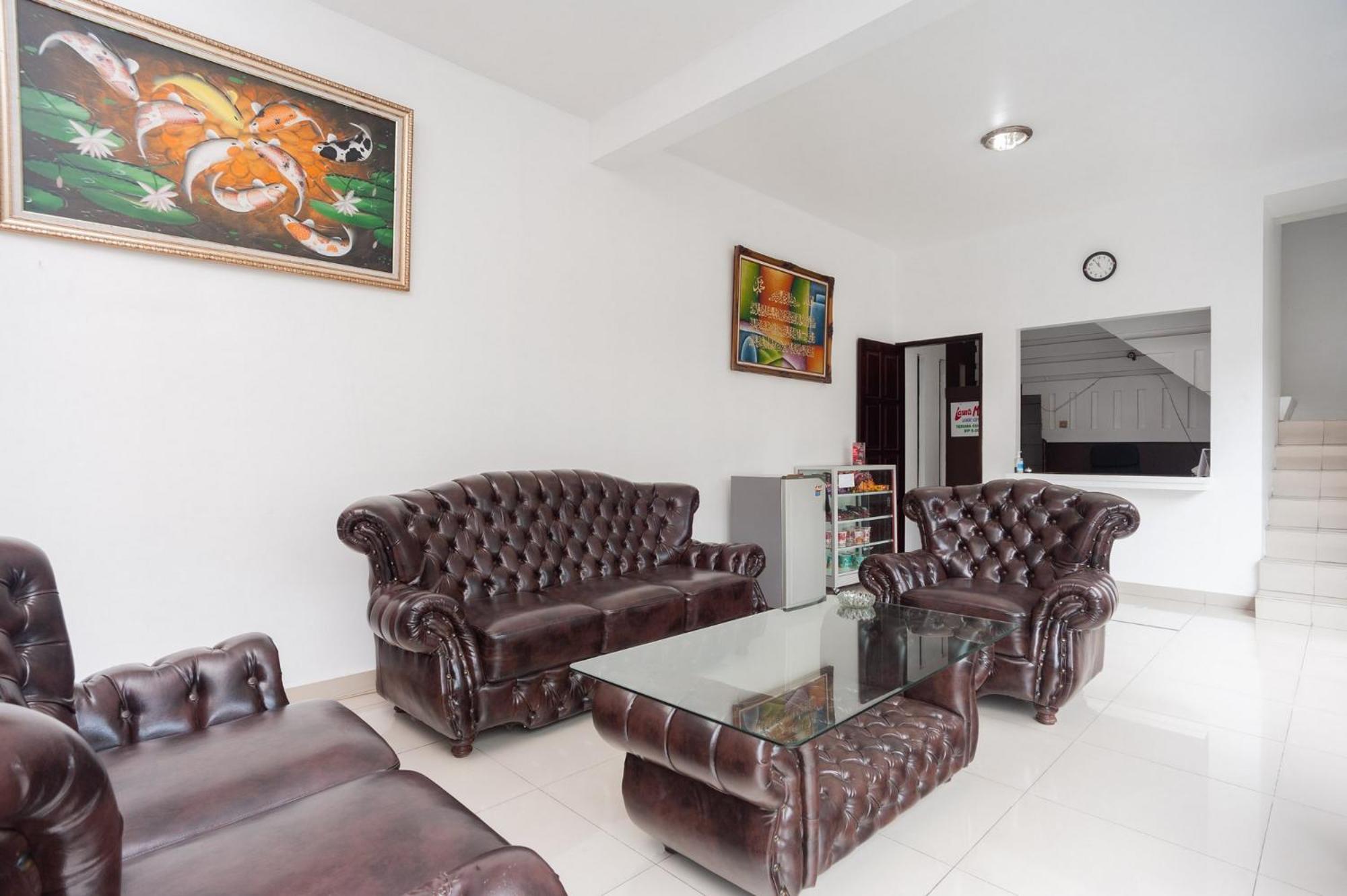 RedDoorz Syariah near Taman Air Mancur Bogor