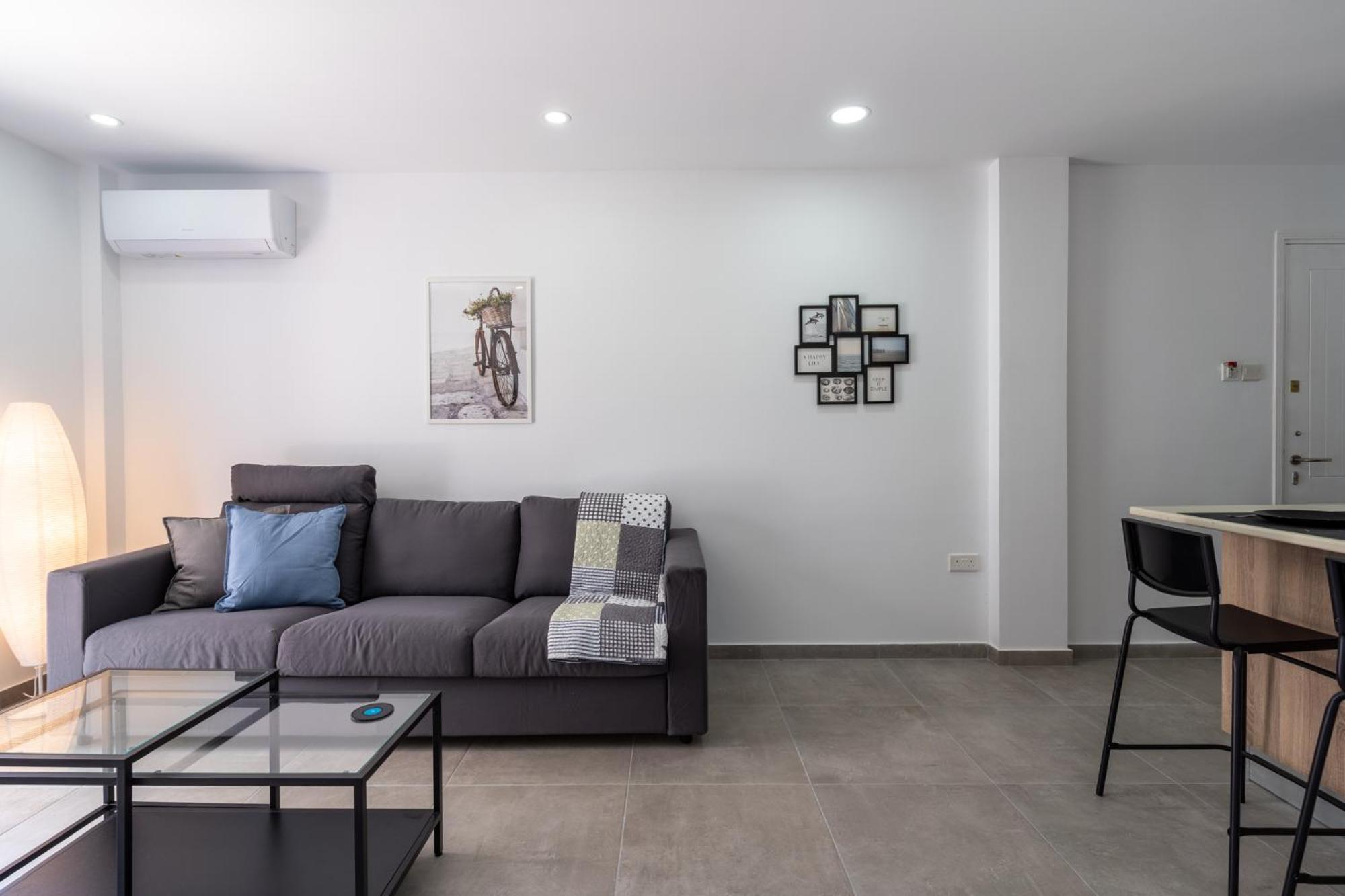 Odyssey - Captivating 2-Bedroom Retreat in Larnaca