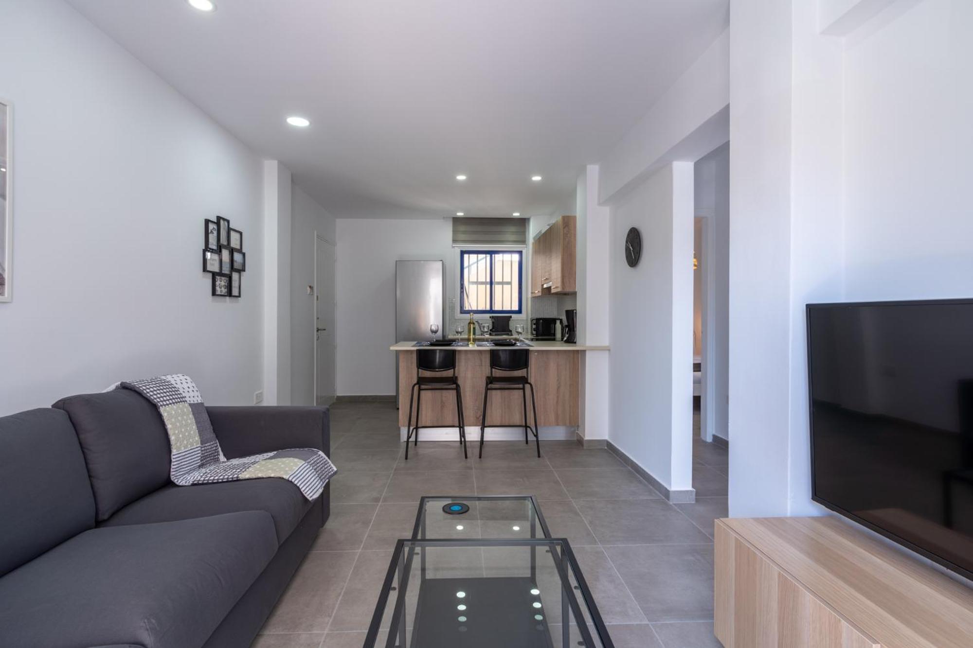 Odyssey - Captivating 2-Bedroom Retreat in Larnaca