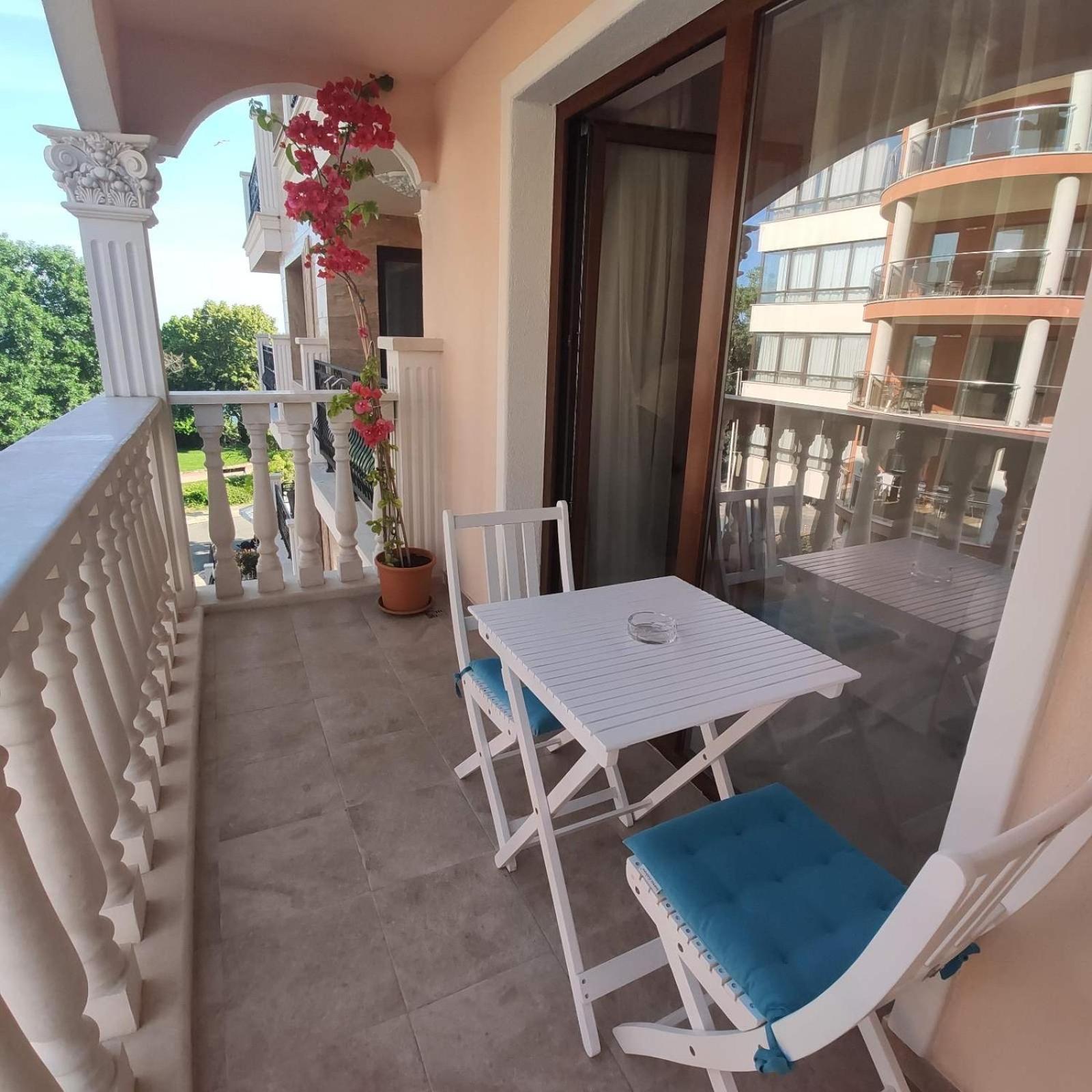 Valencia Gardens Deluxe Apartments view 5
