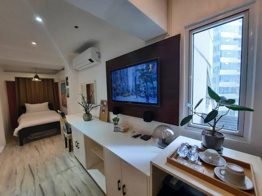 L1 Twin Bed Staycation in Bonifacio Global City 3 view 3