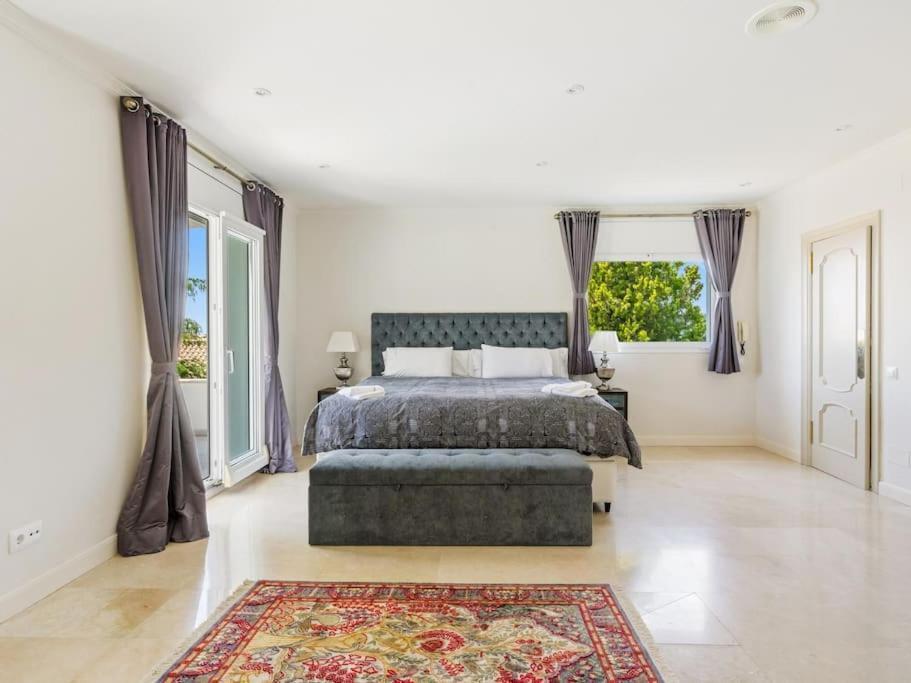 Luxury Villa Buena Vista Pool and Garden