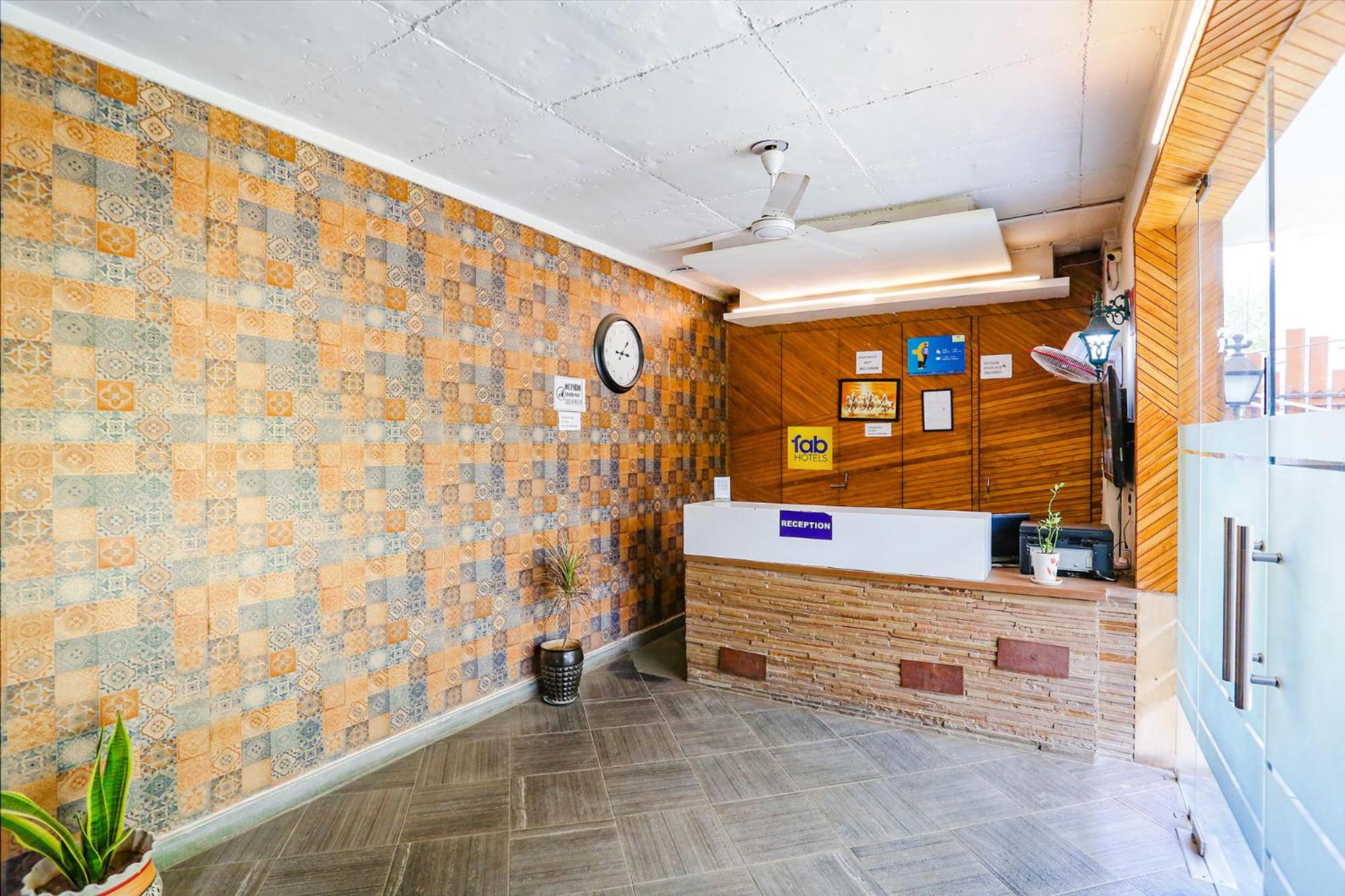 Lobby & Reception