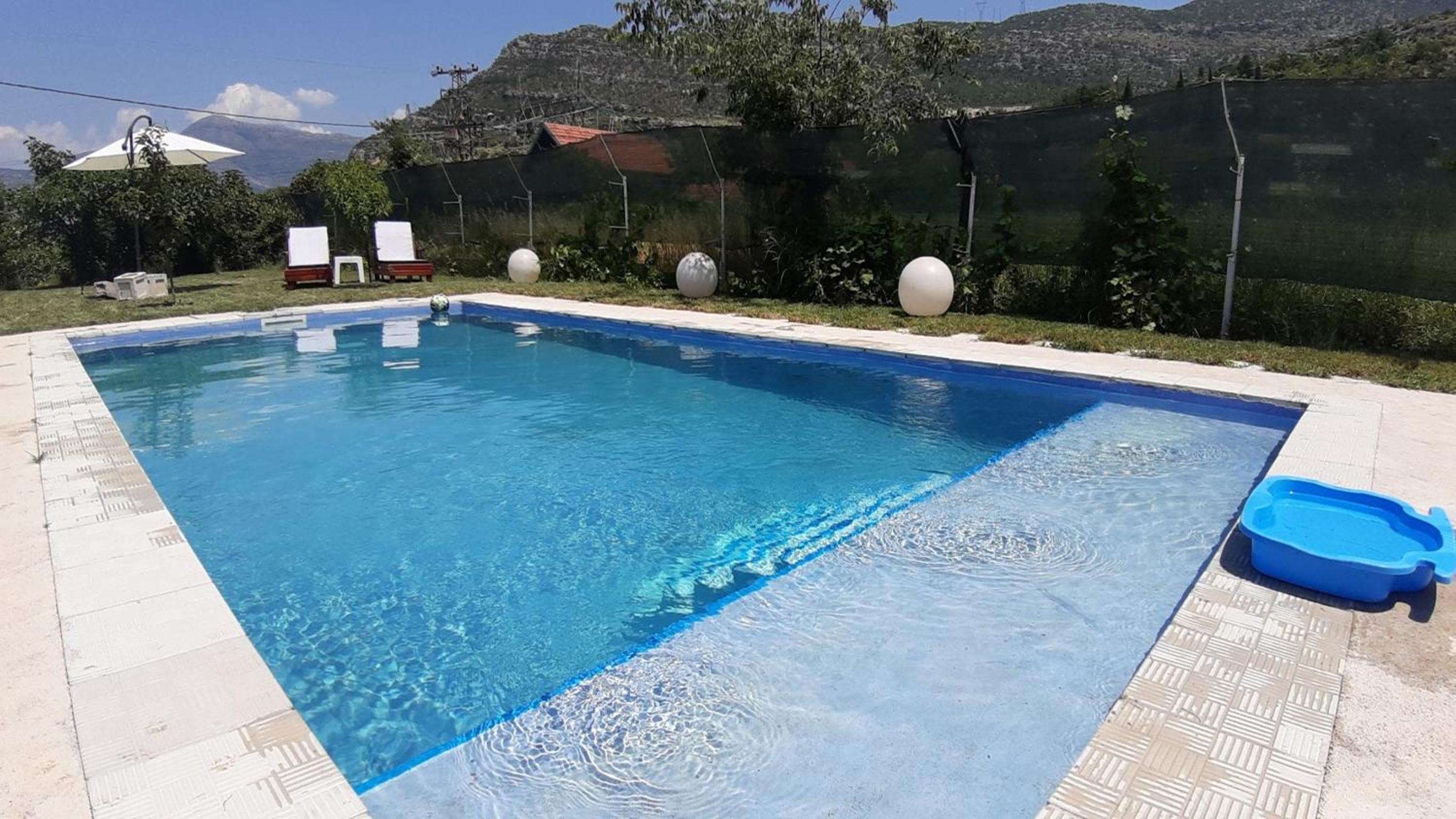 HACIENDA Merona with Swimming Pool