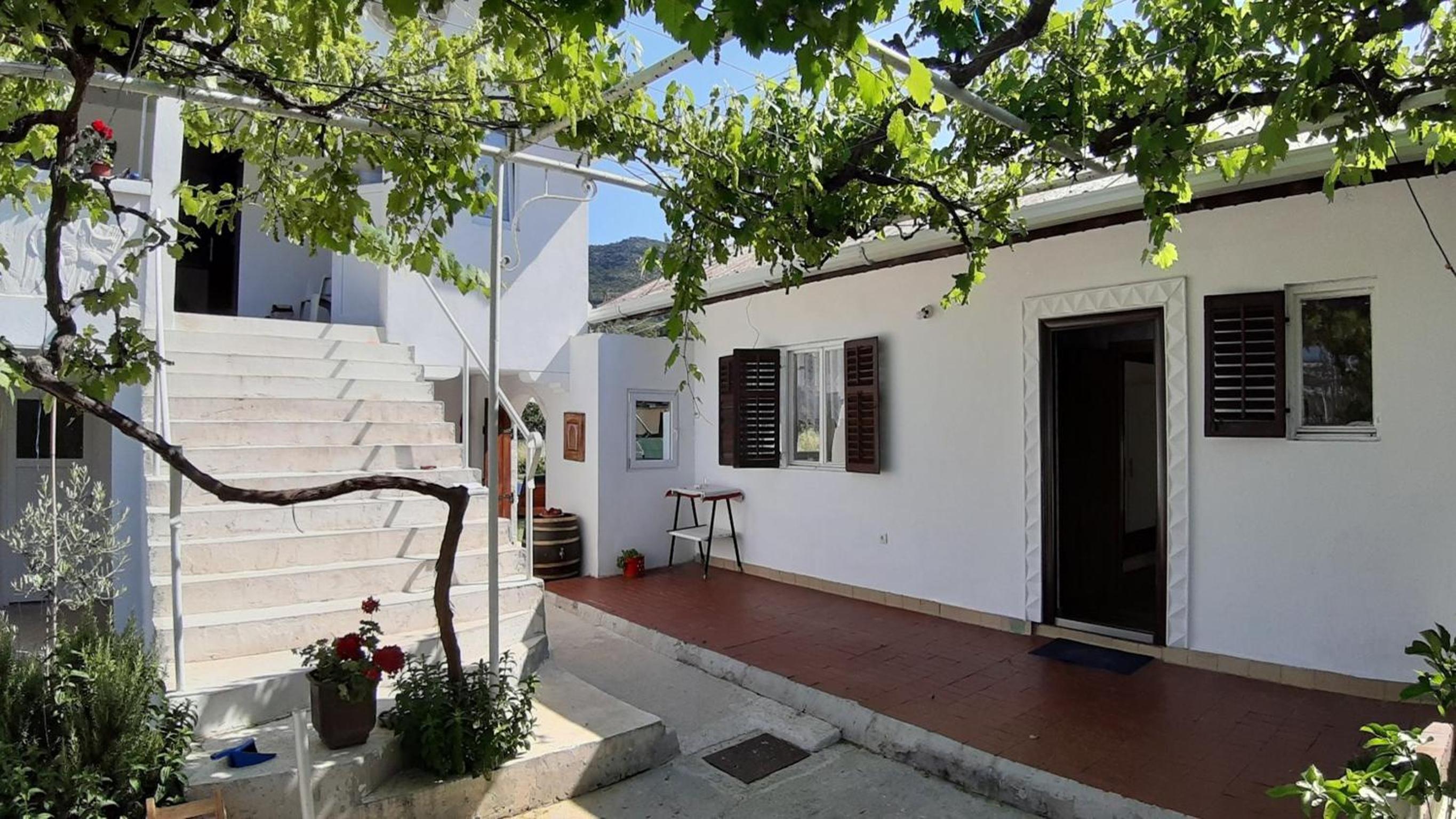 HACIENDA Merona with Swimming Pool