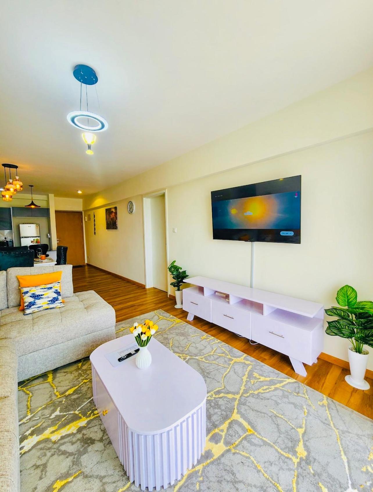 Armonia 2 Bdrm Apt/Gym/Poolview/Wi-Fi/Netflix view 4