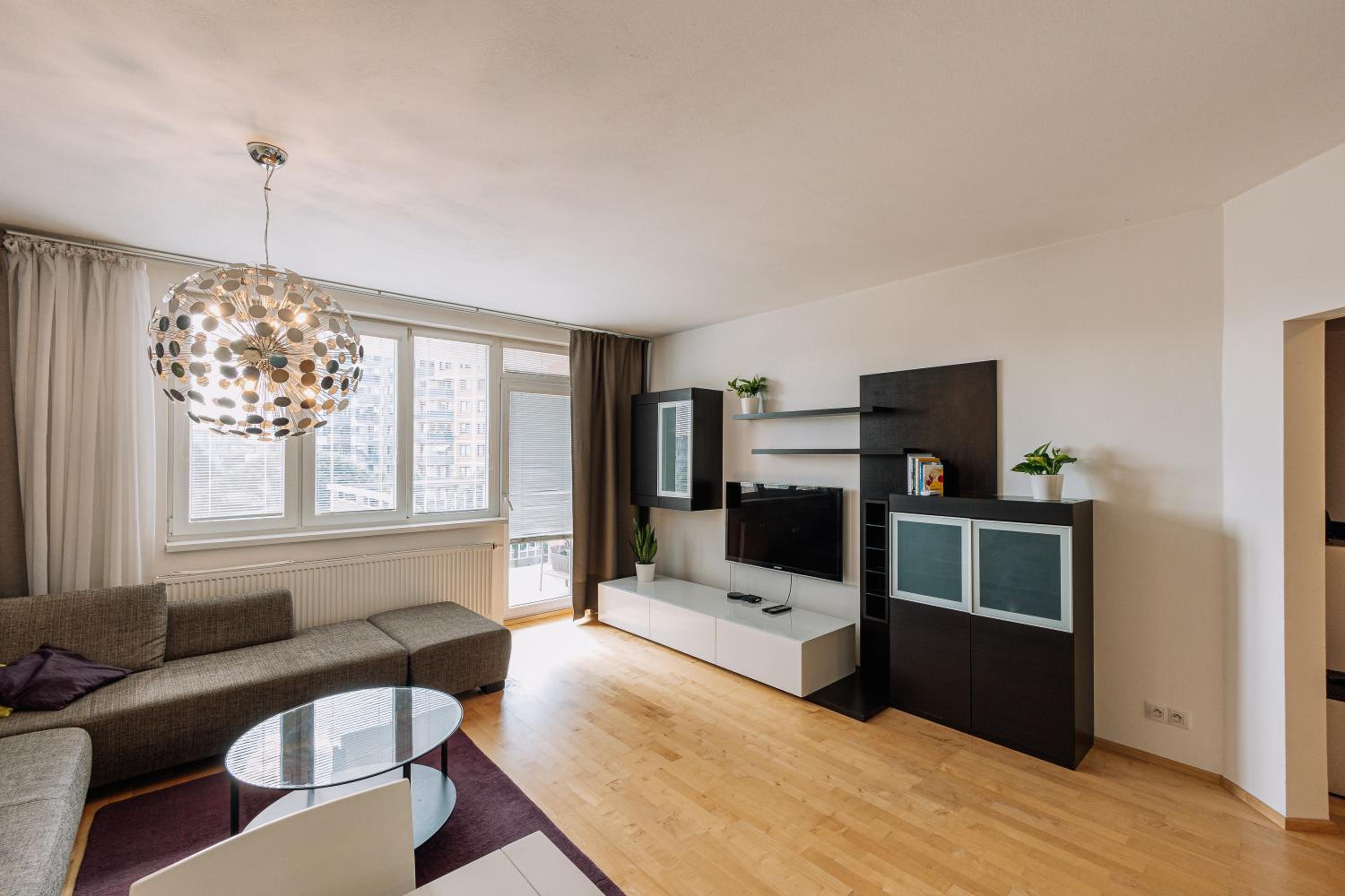 Apartment FAMILY Bratislava PARKING SLOT Included! view 2