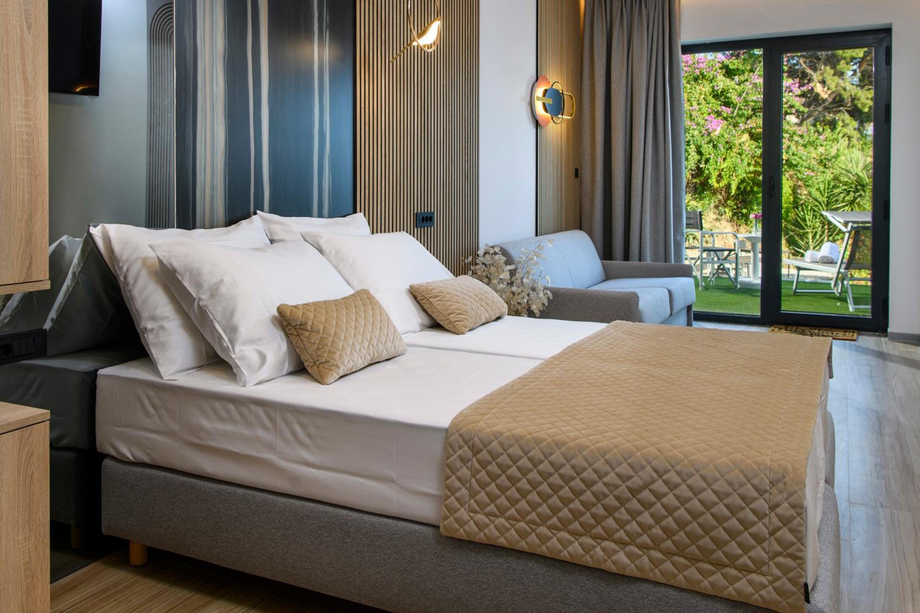 Via Mare Luxury Rooms photo 5