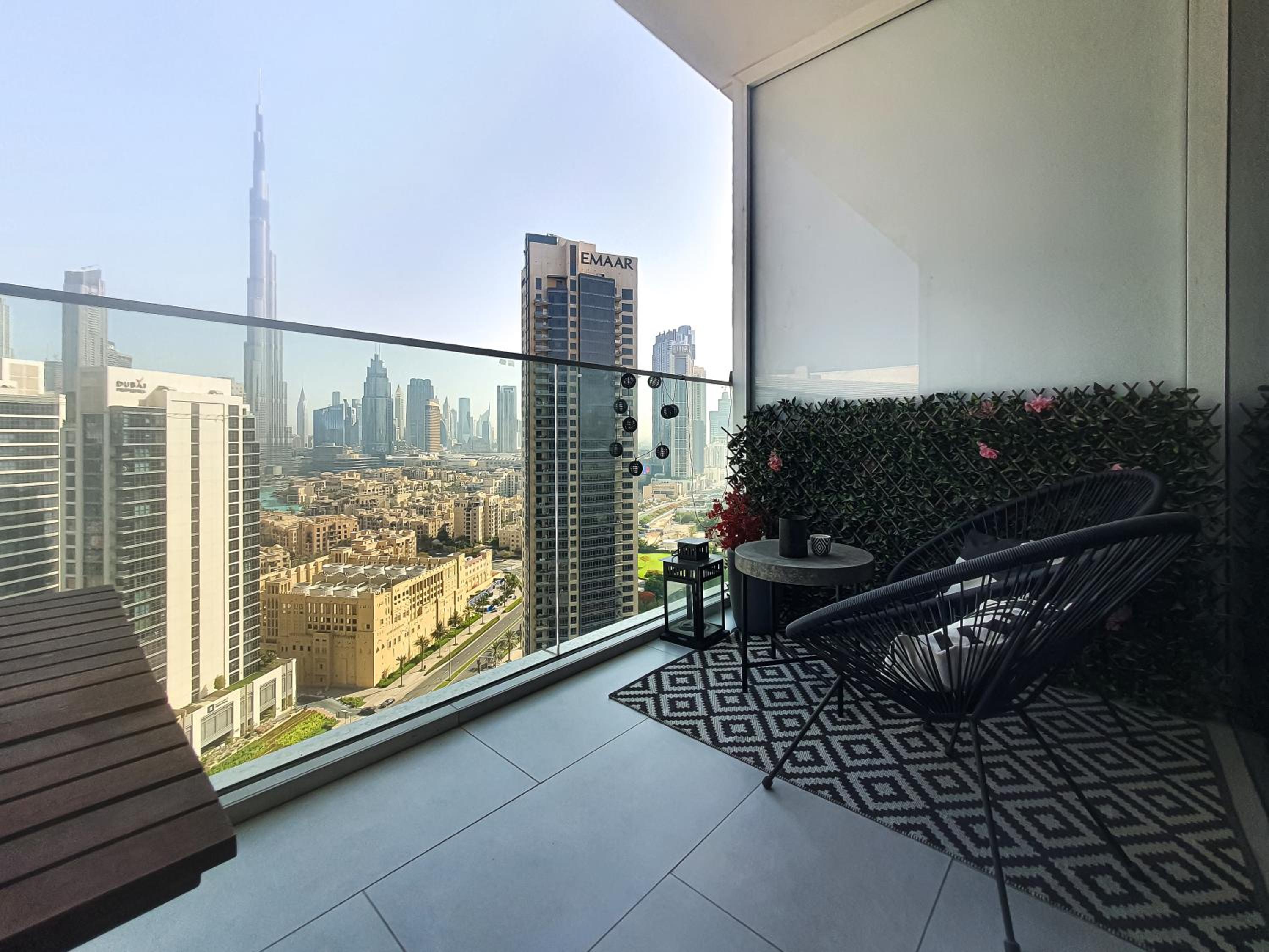 Luxury Studios with Burj Khalifa & Canal View in Downtown - Marquise Square Tower