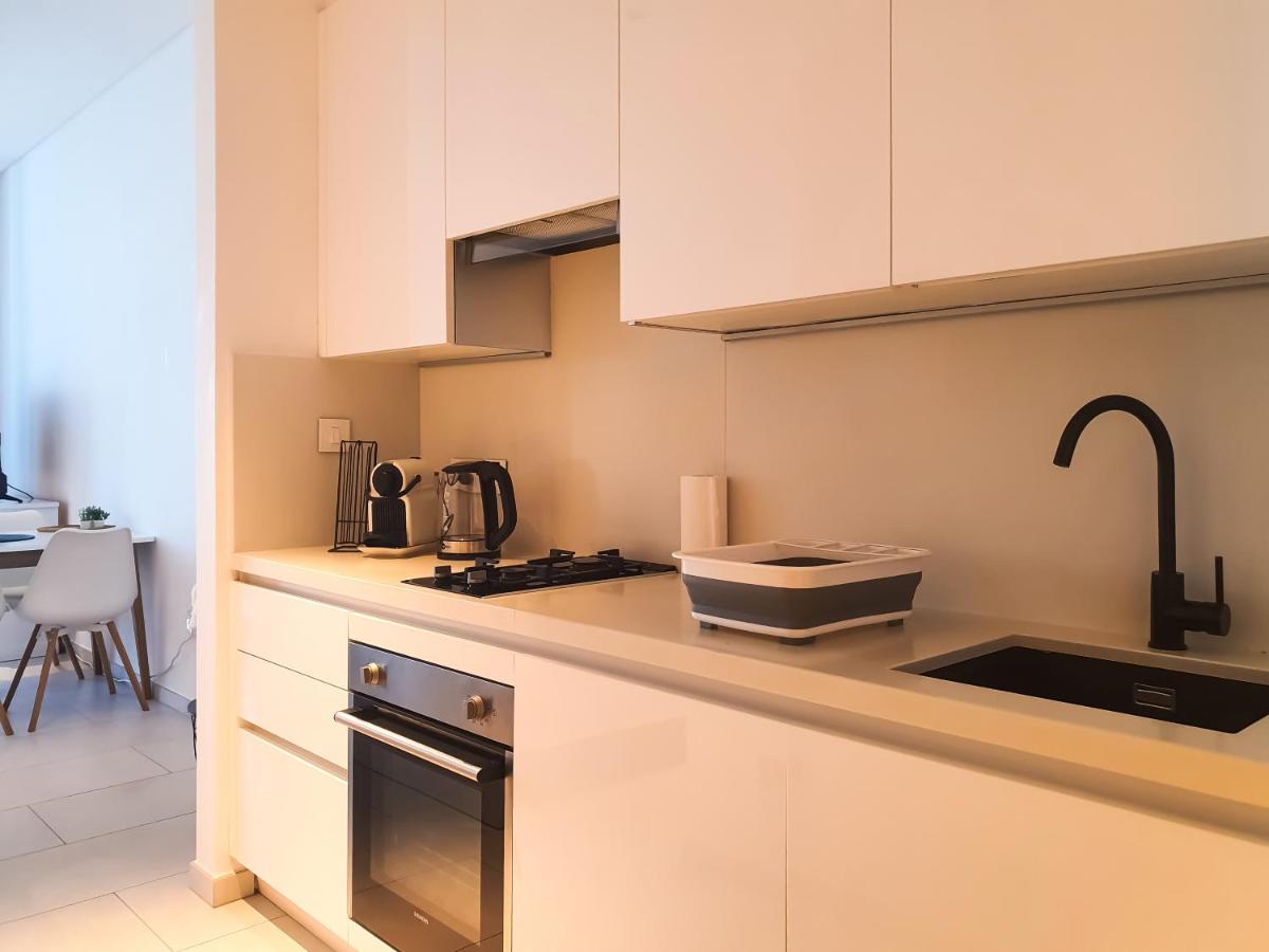 Luxury Studios with Burj Khalifa & Canal View in Downtown - Marquise Square Tower