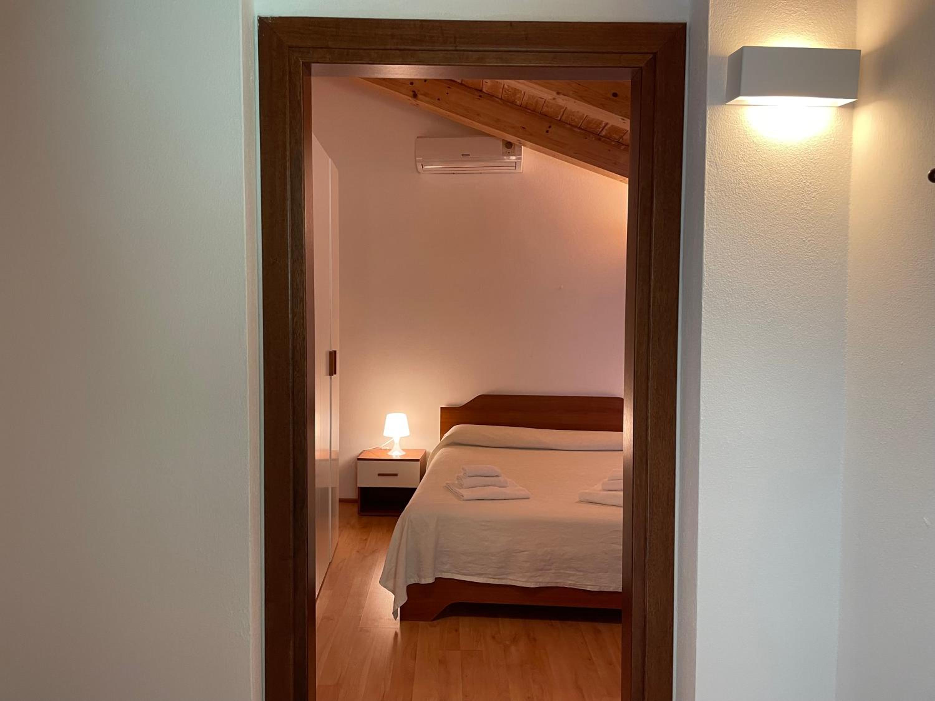 Domo Is Solus - Affittacamere - Living Sant'Antioco
