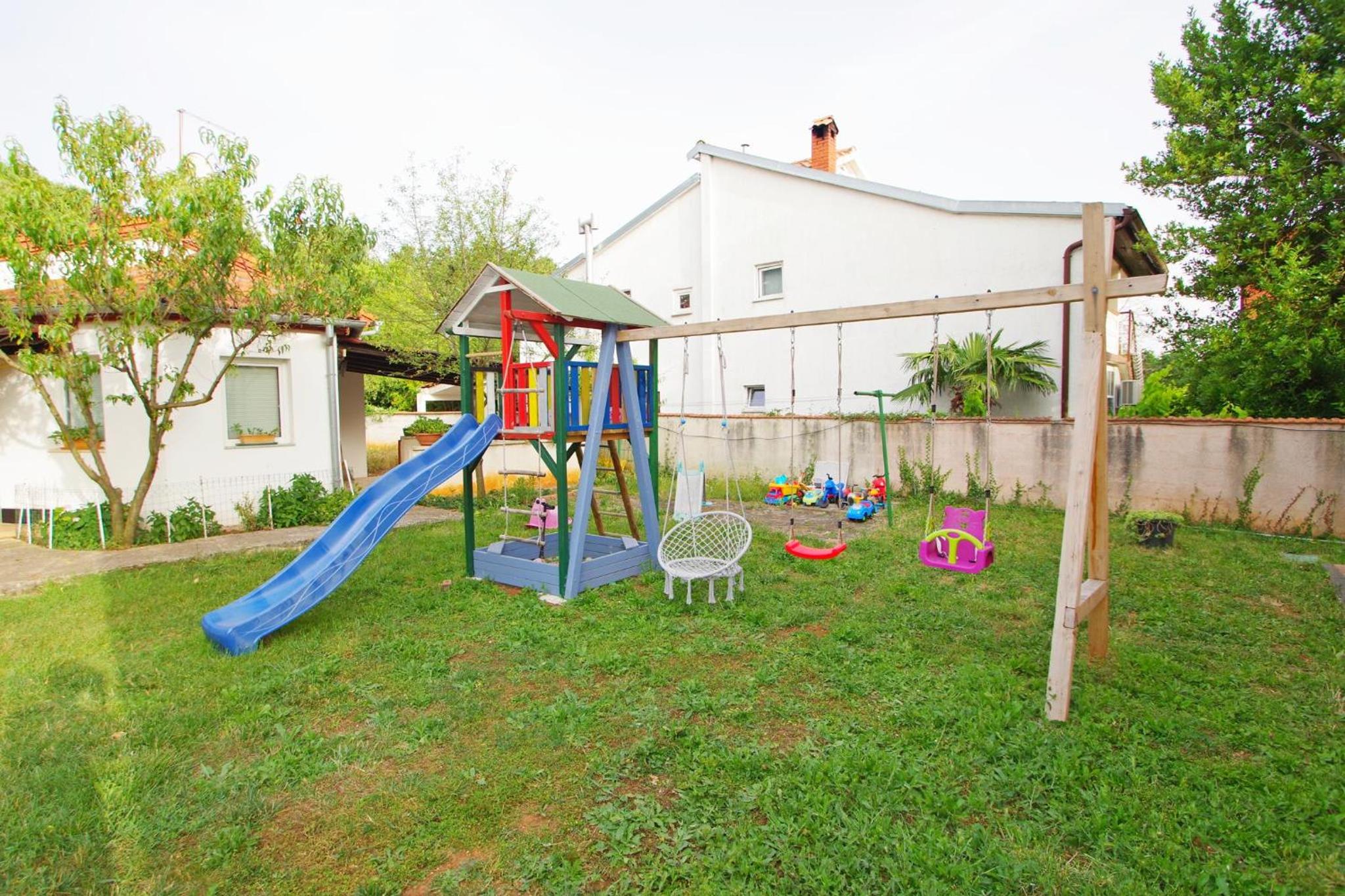 Apartment Pineta in village Valbandon view 5