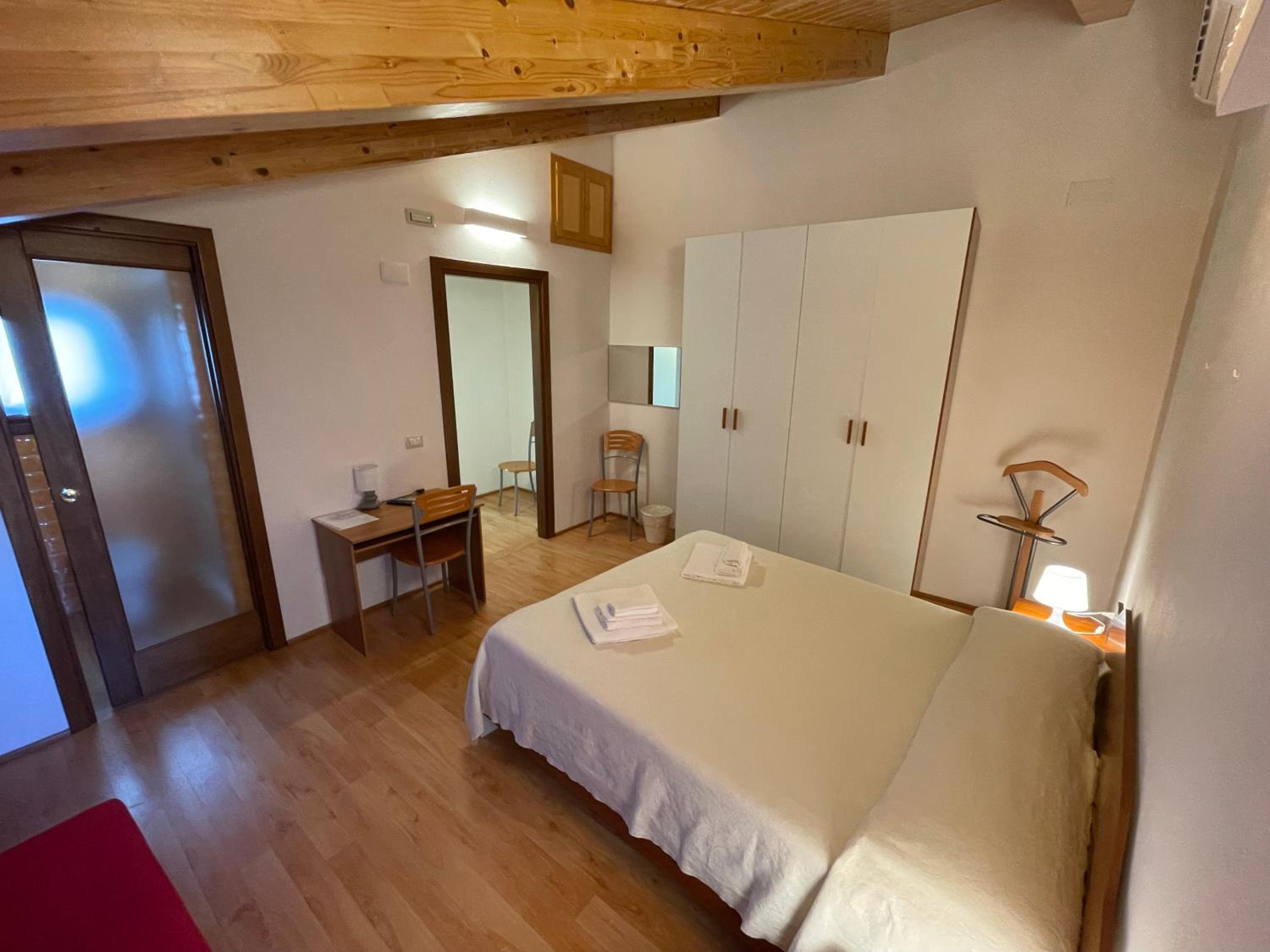 Domo Is Solus - Affittacamere - Living Sant'Antioco