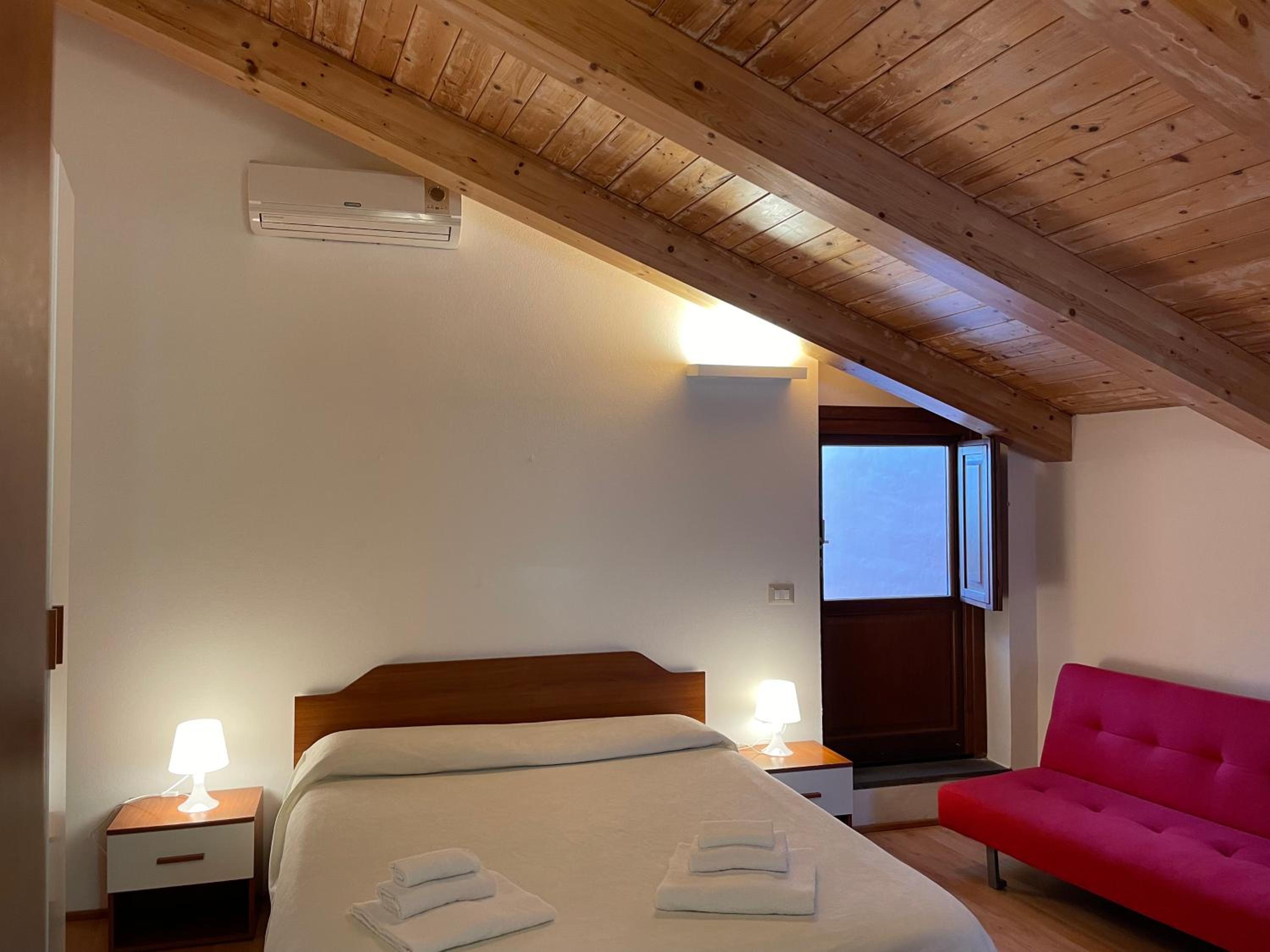 Domo Is Solus - Affittacamere - Living Sant'Antioco