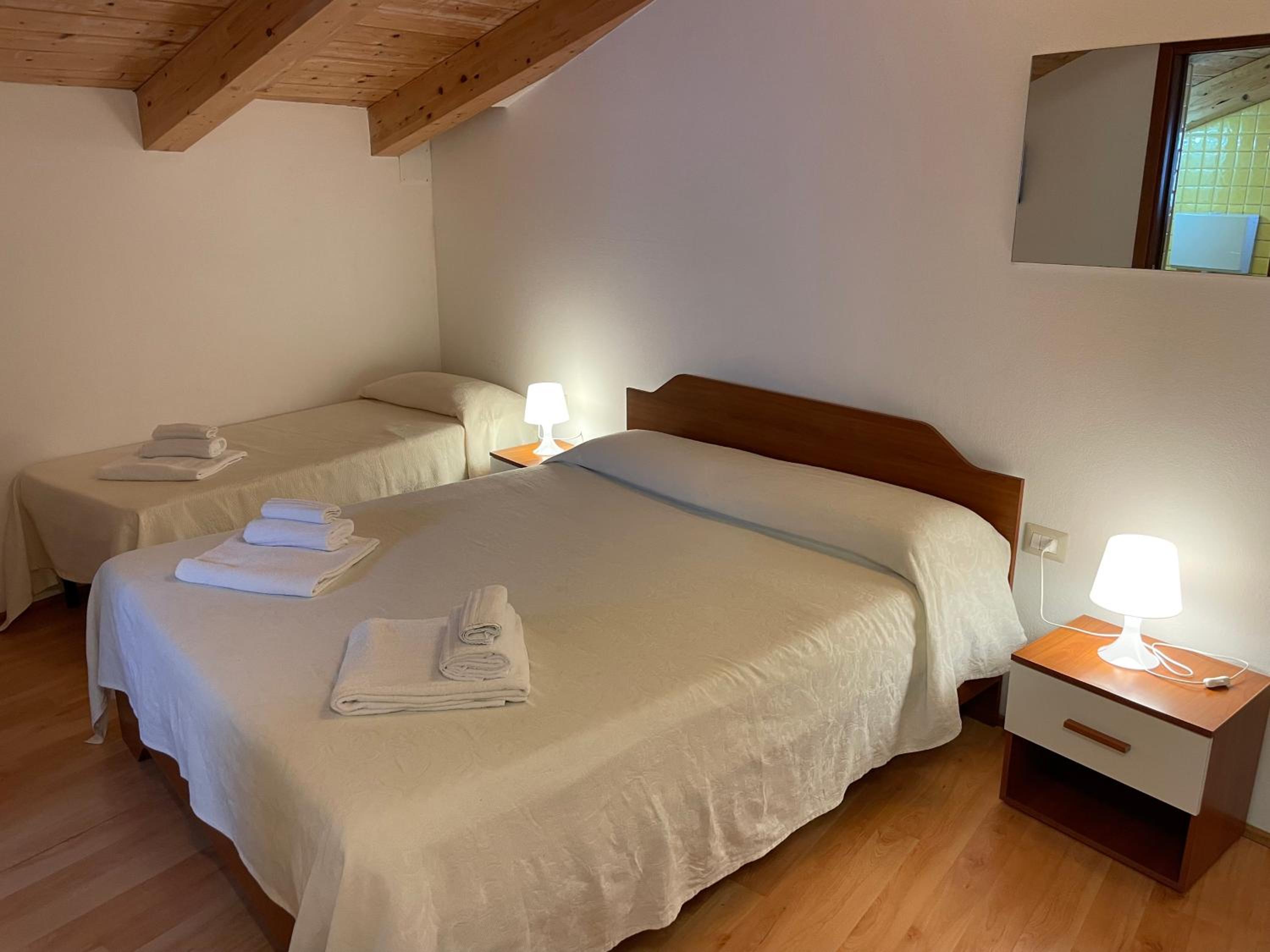 Domo Is Solus - Affittacamere - Living Sant'Antioco