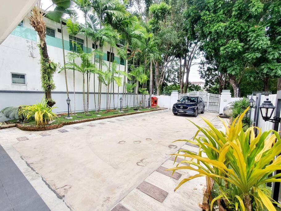 GARDEN COZY2STOREY HOME 4ROOM 10PAX@NEAR ALMAJUSCO photo 2