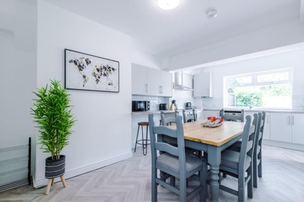 Beautiful 3 bedroom property , Sleeps 6 view 3