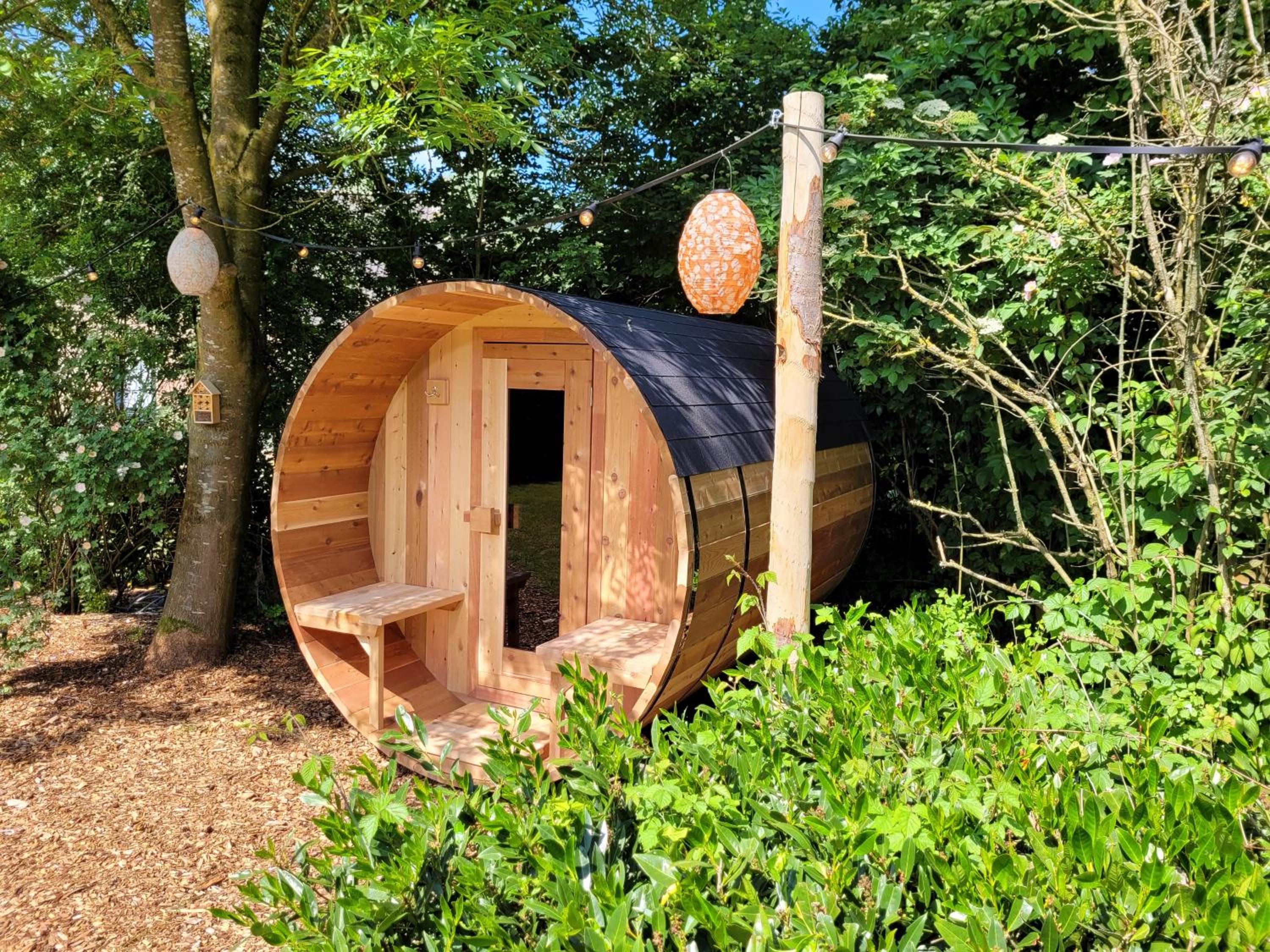 Bohemian Wellness met hottub & sauna view 4