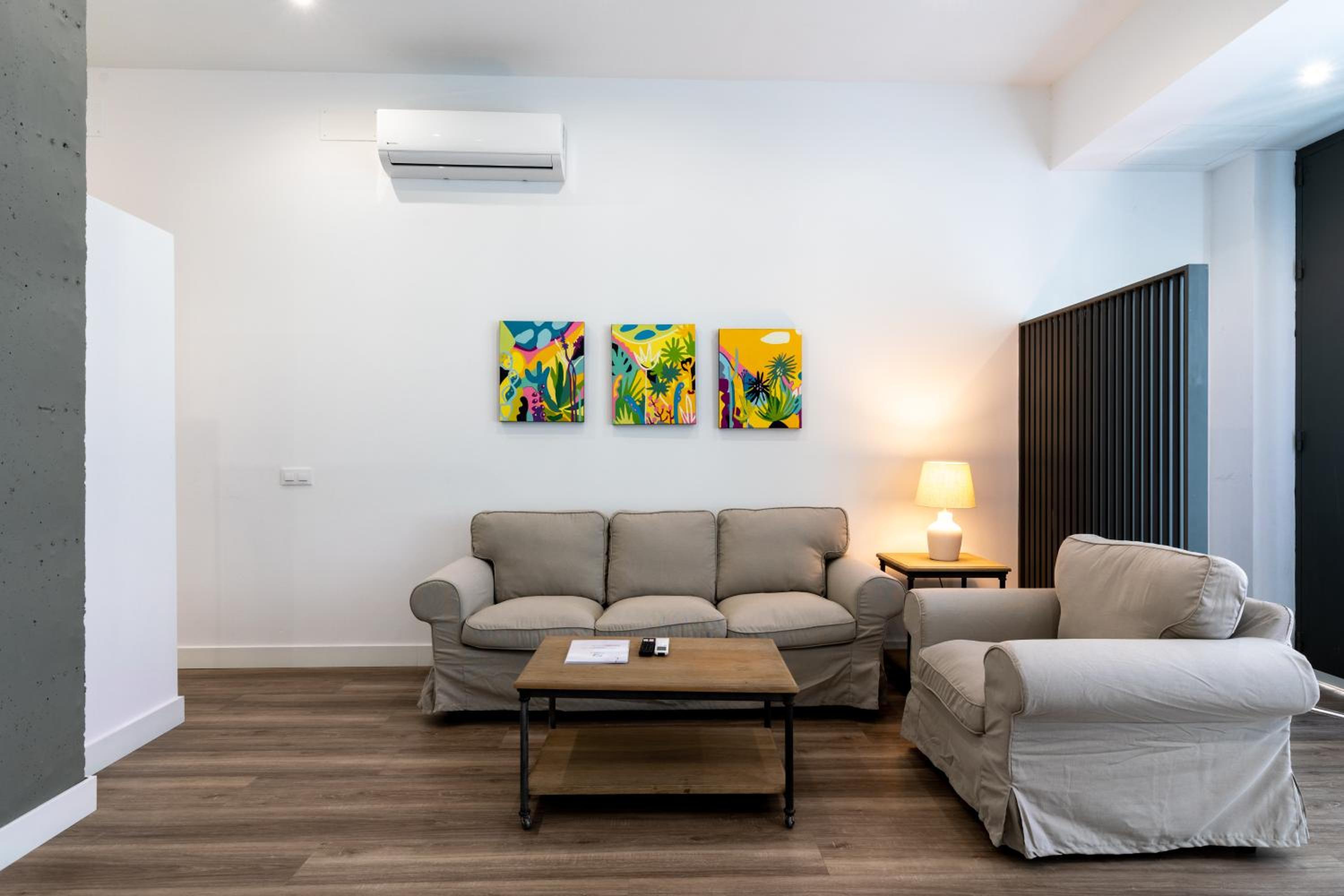 Holi-Rent AT Erillas