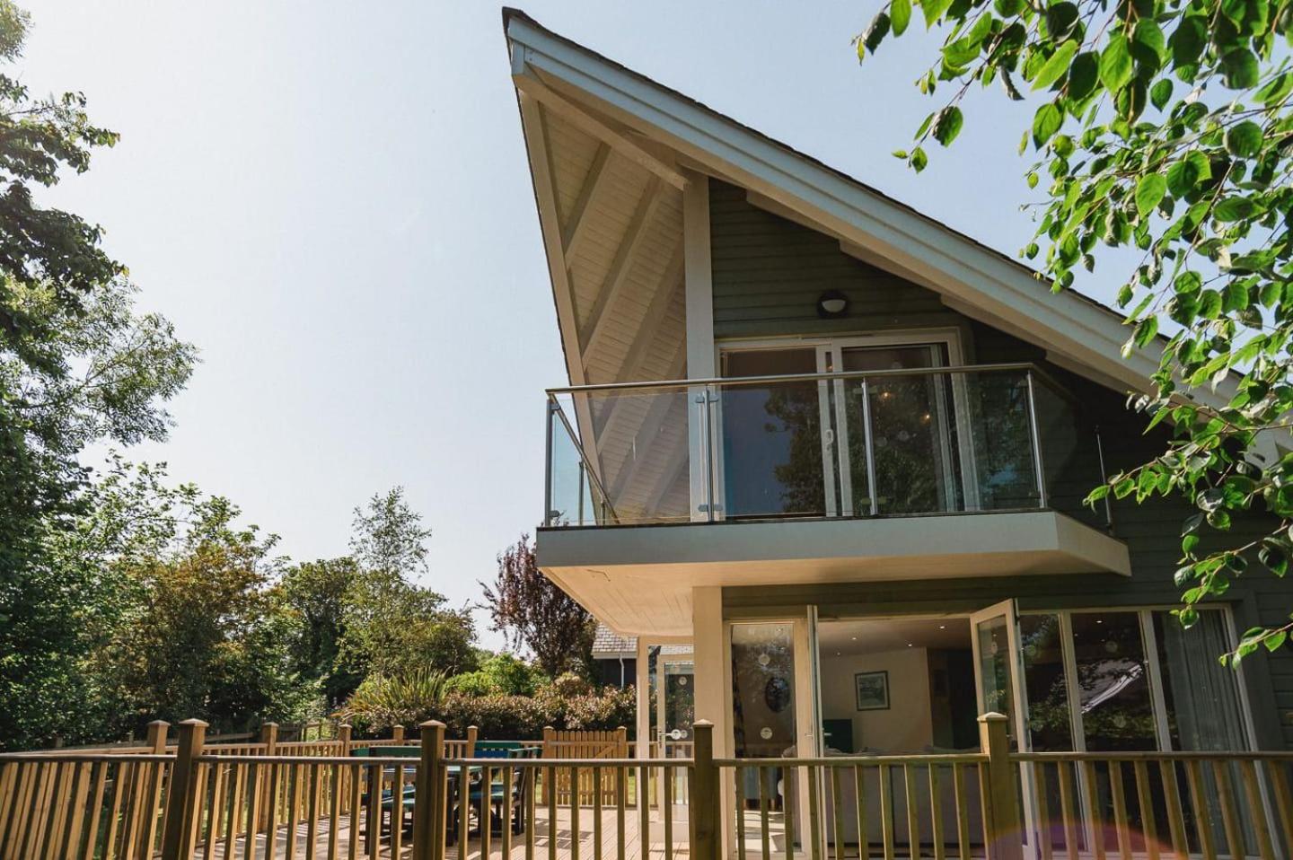 Trewhiddle Retreat V10 by Together Travel - Luxury 4-Bedroom Villa view 3