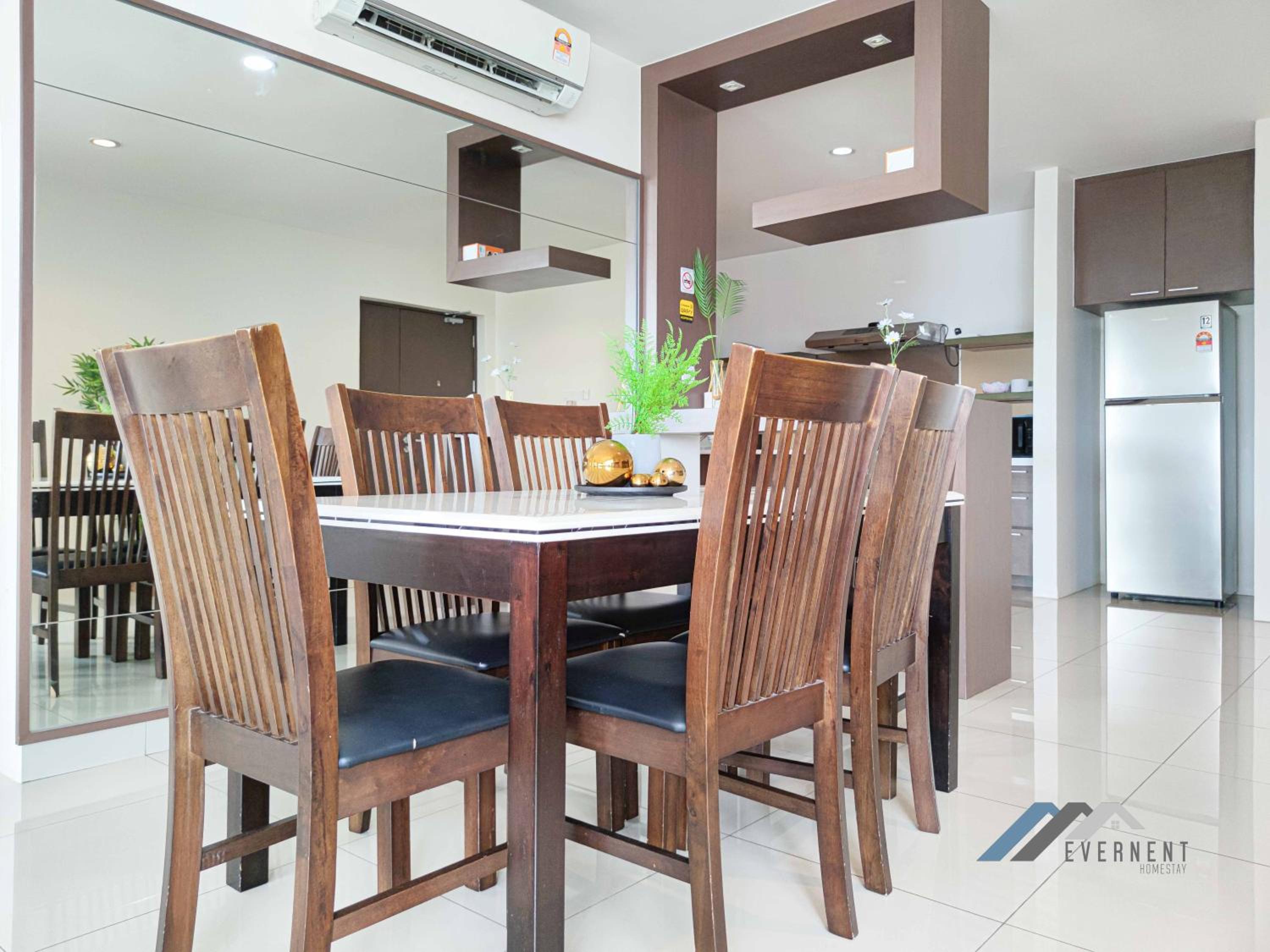 Evernent's Homestay @ The Wharf