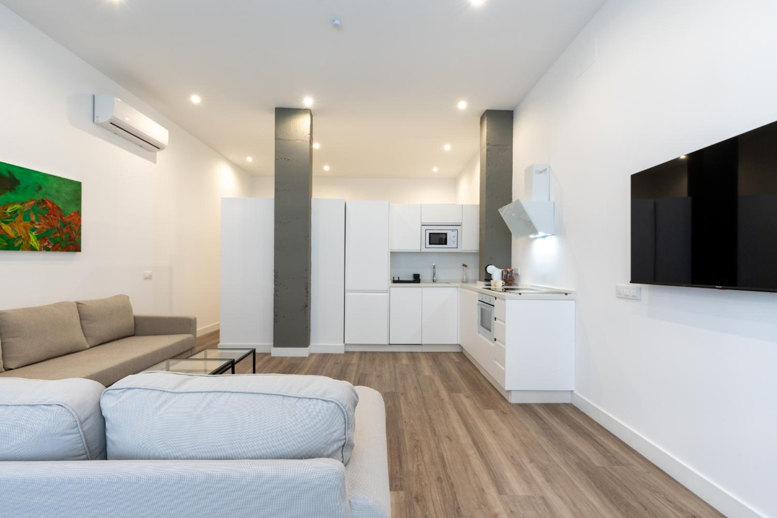 Holi-Rent AT Erillas