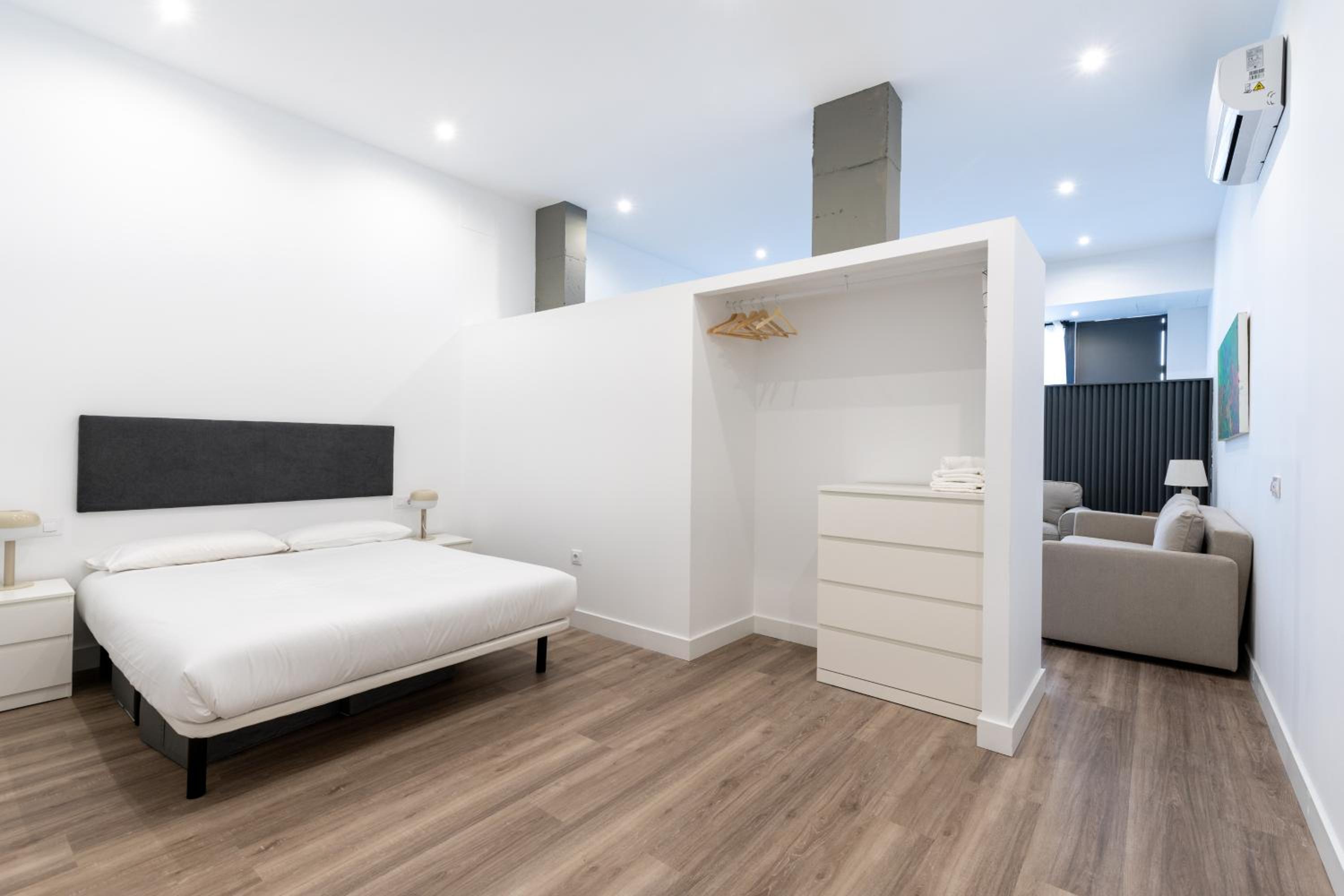 Holi-Rent AT Erillas