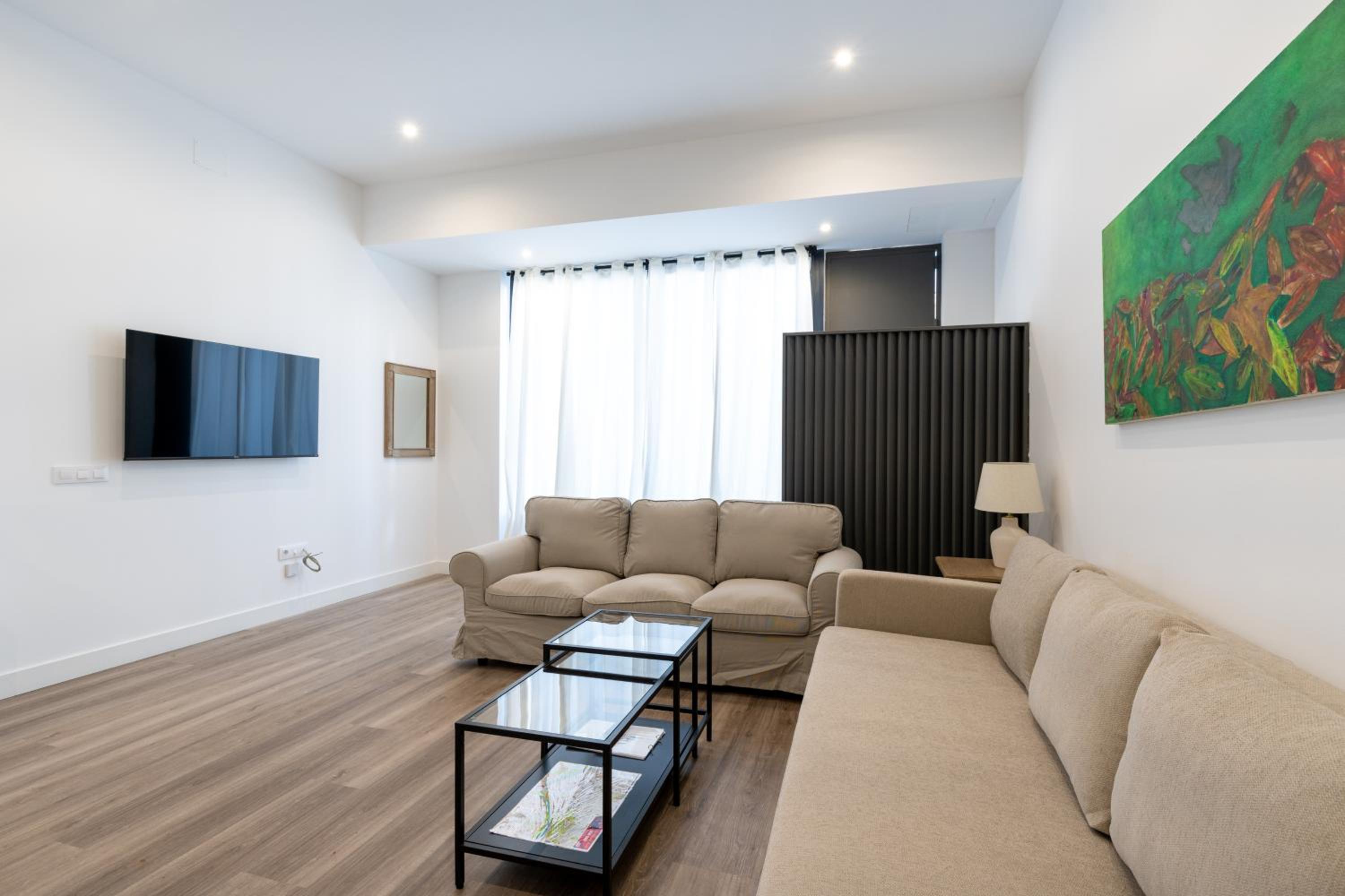 Holi-Rent AT Erillas