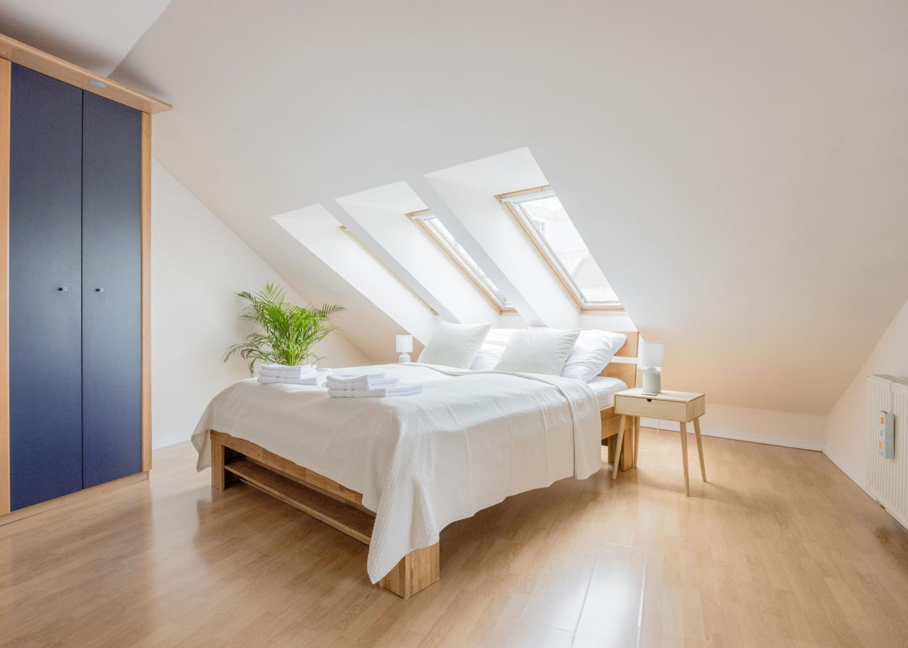 Bright and Spacious Penthouse w/ Terrace & Parking view 5