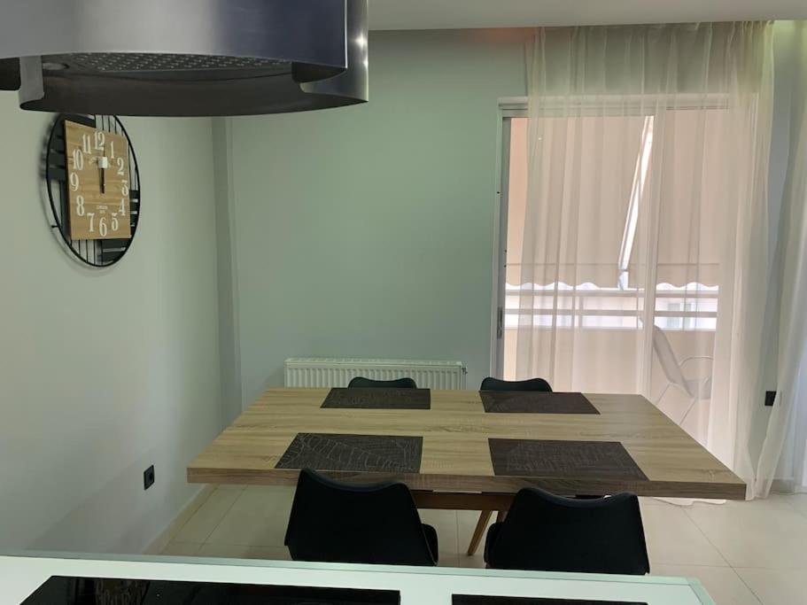 Varkiza Lux Apartment