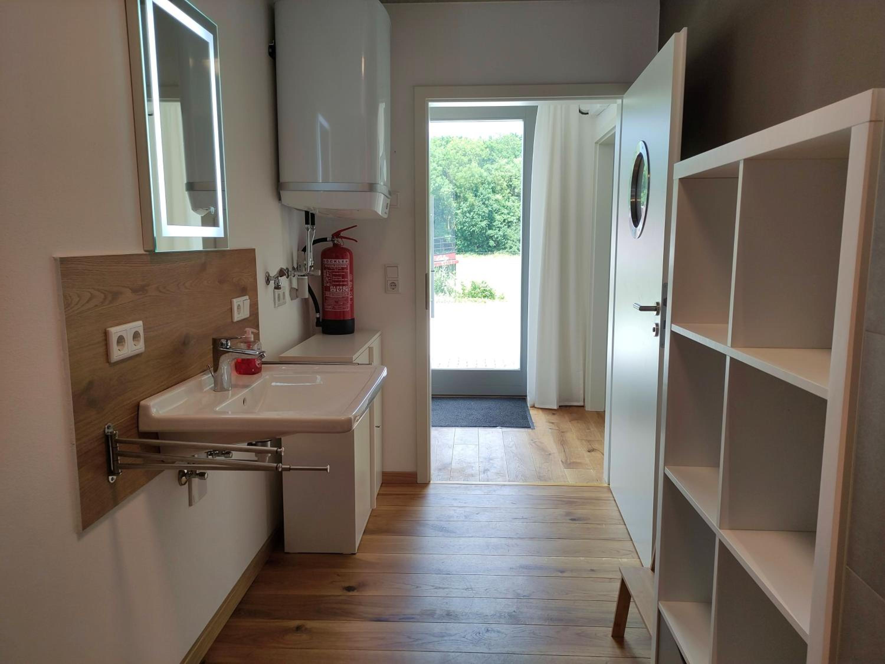 Photo 8