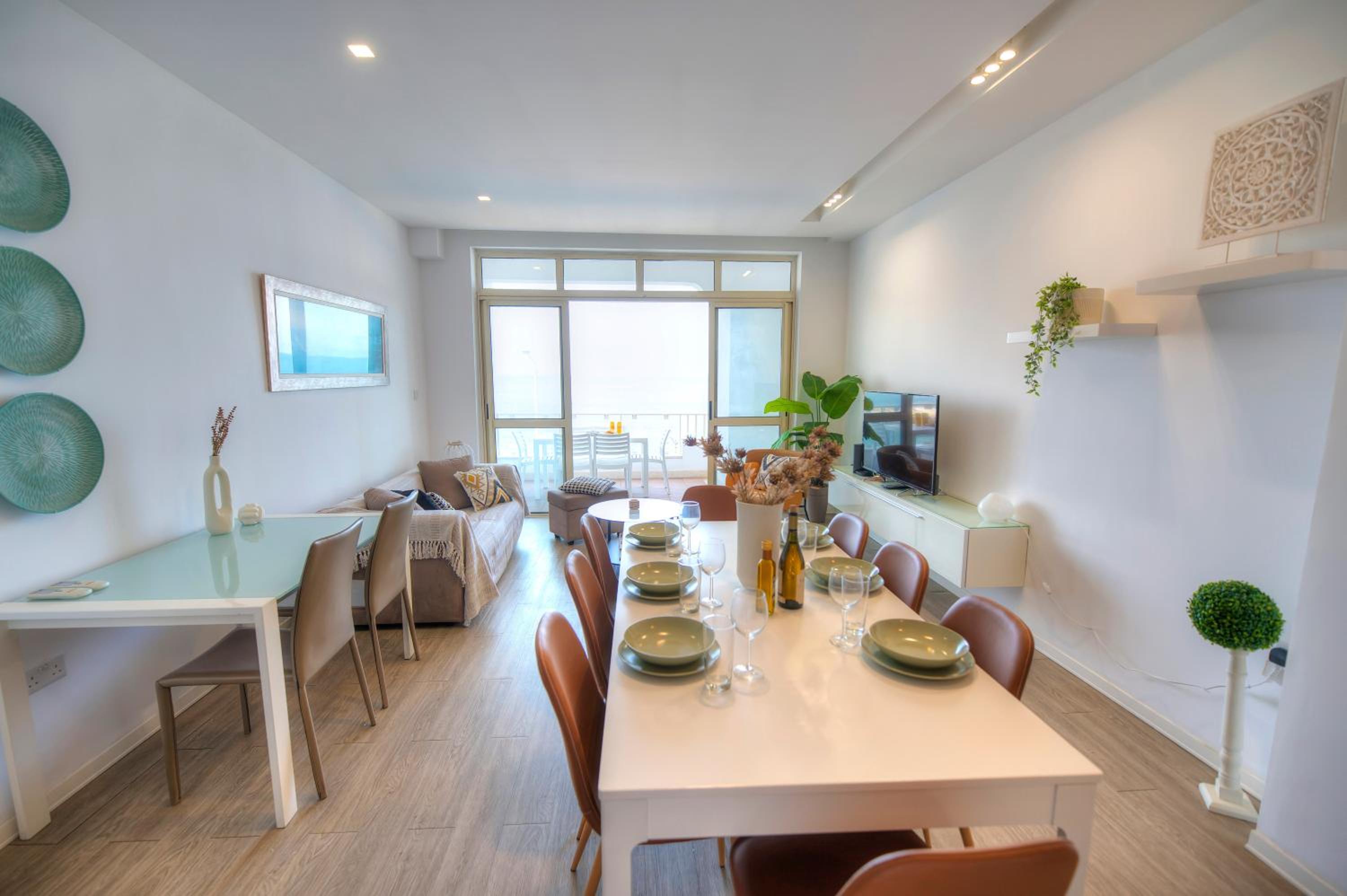 Spacious 4 bedrooms with sea view balcony GOSLM-3 view 2