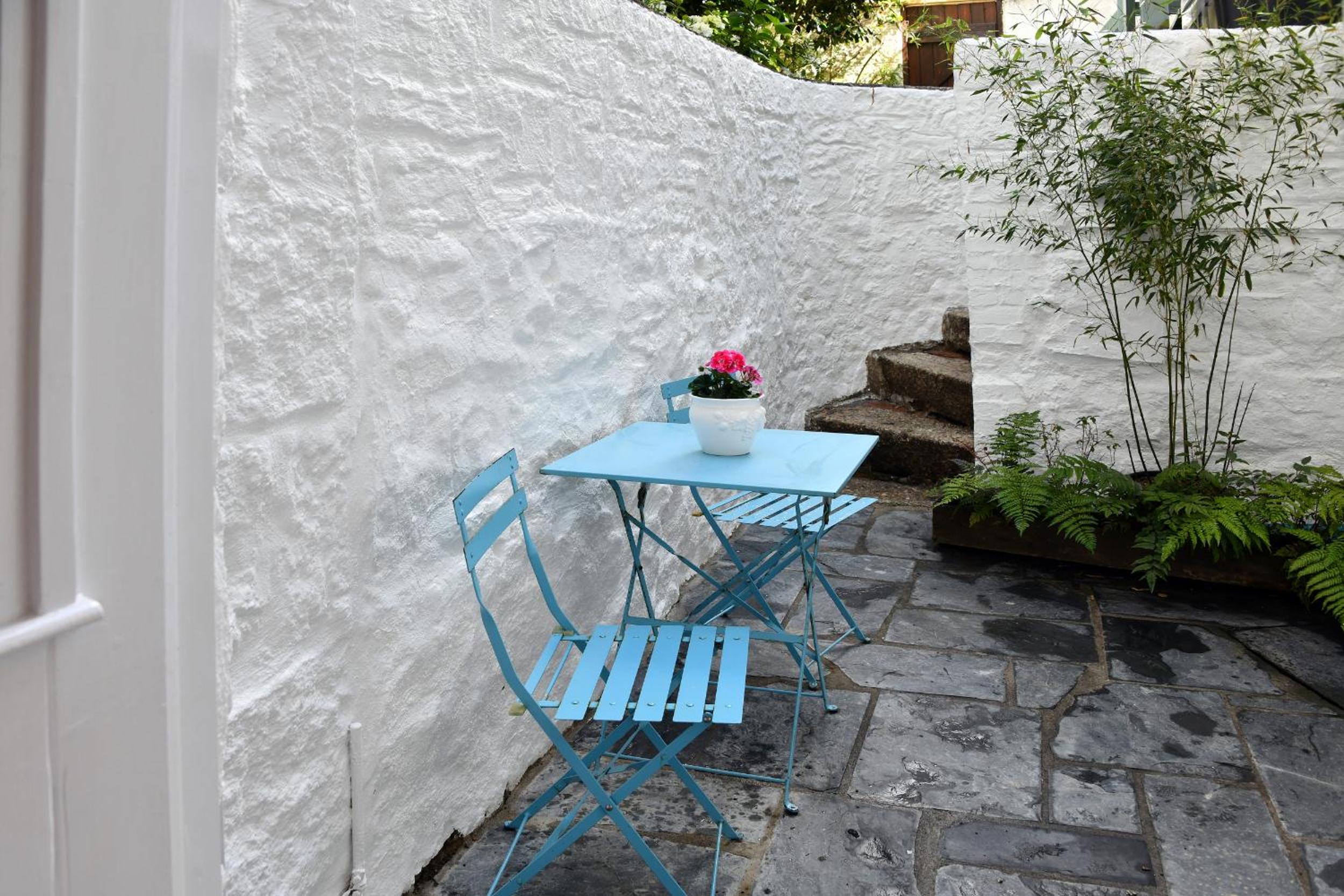 The Little Courtyard