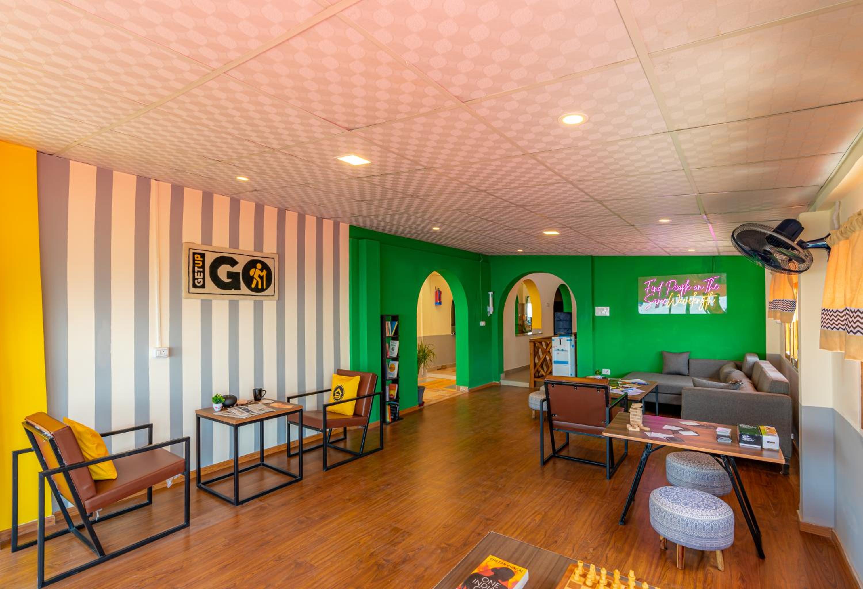 The Hosteller Mussoorie, Mall Road view 2